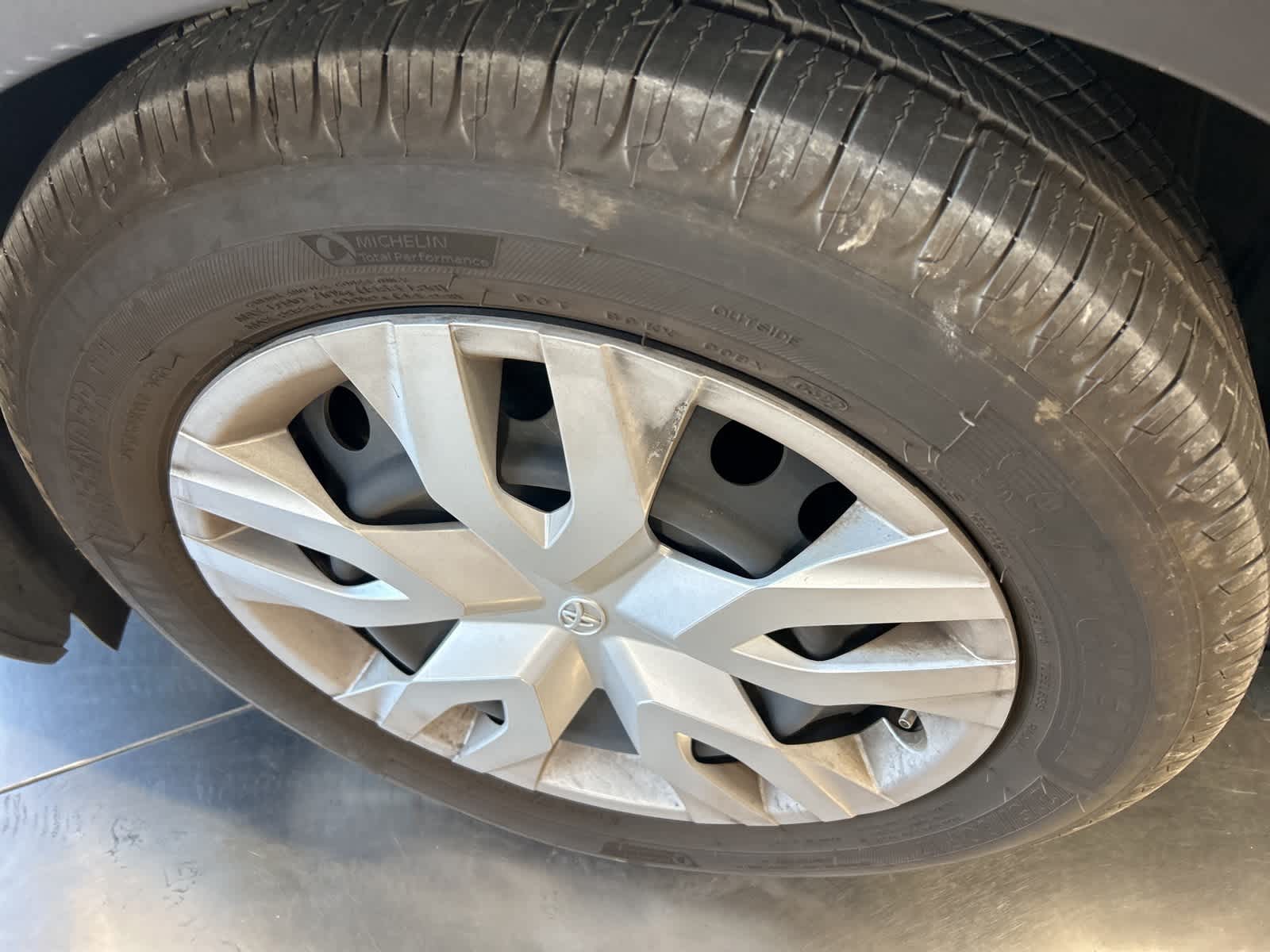 Thumbnail: 2019 Toyota C-HR - 15