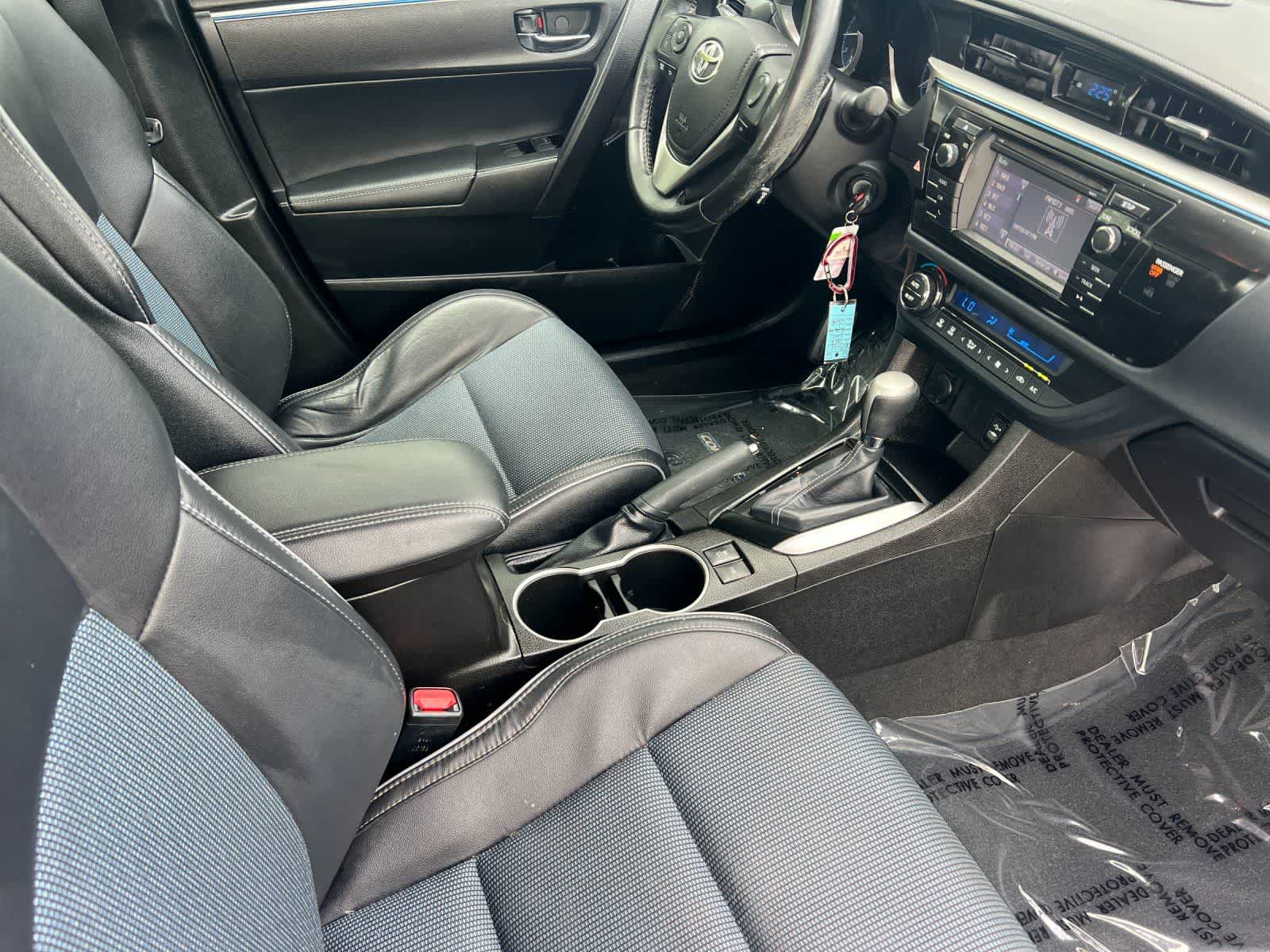 Thumbnail: 2016 Toyota Corolla - 16