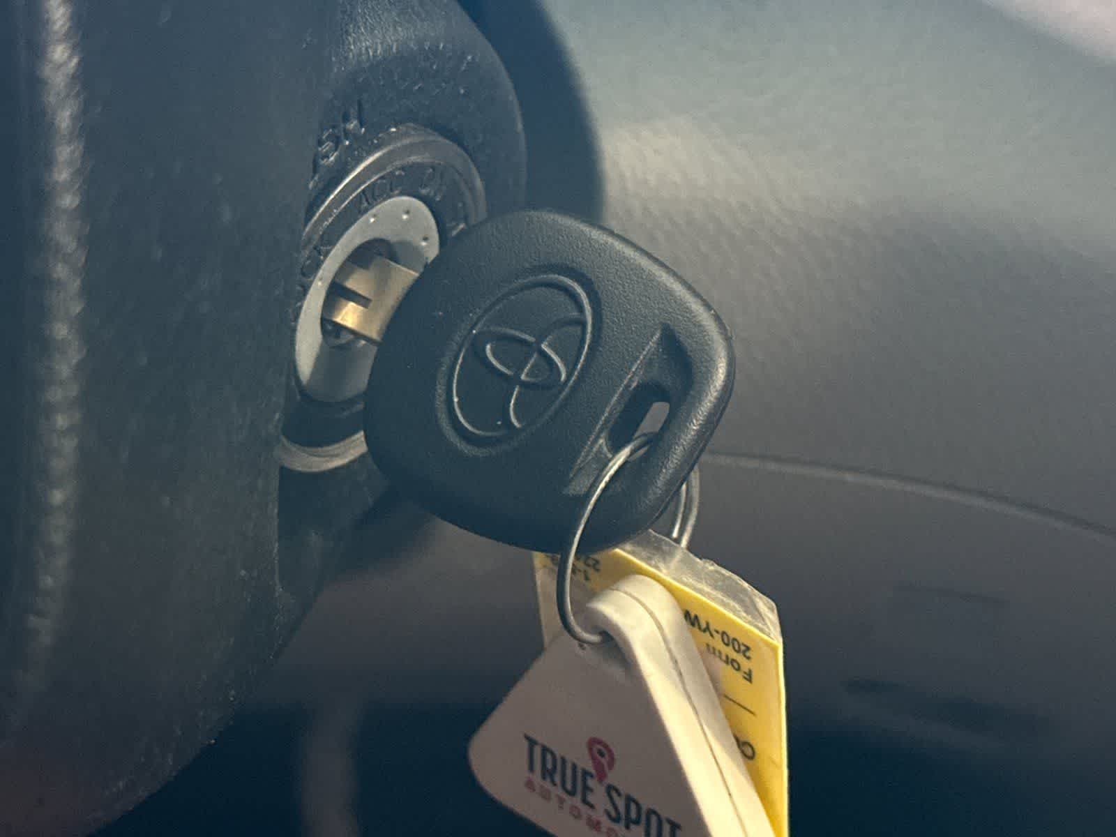 Thumbnail: 2012 Toyota Highlander - 27