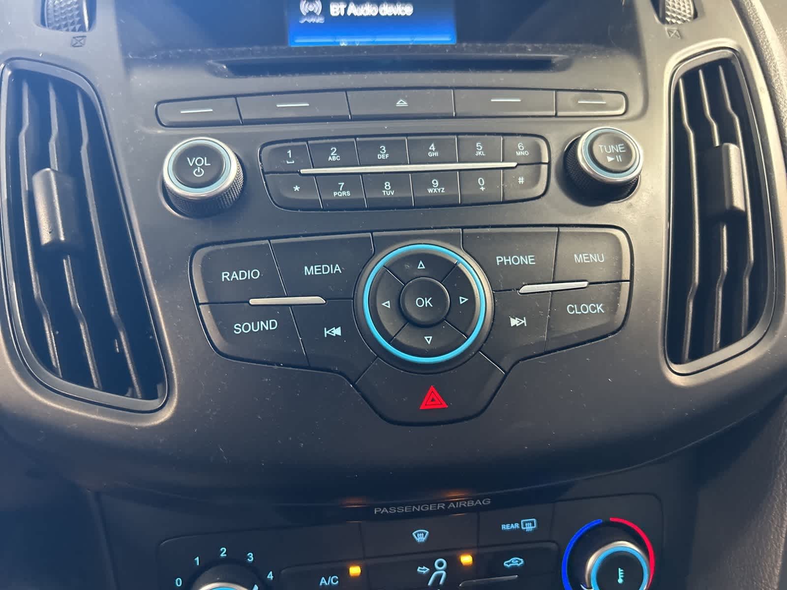 Thumbnail: 2015 Ford Focus - 27