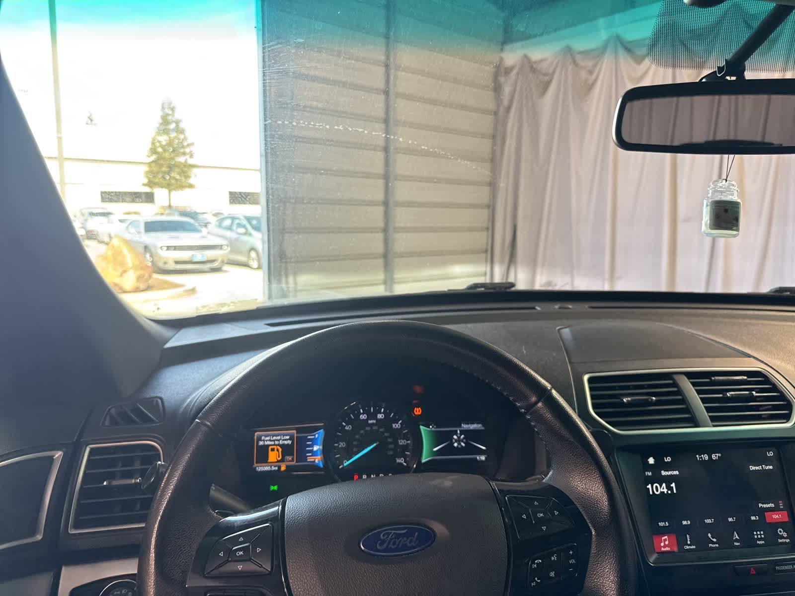 Thumbnail: 2017 Ford Explorer - 21