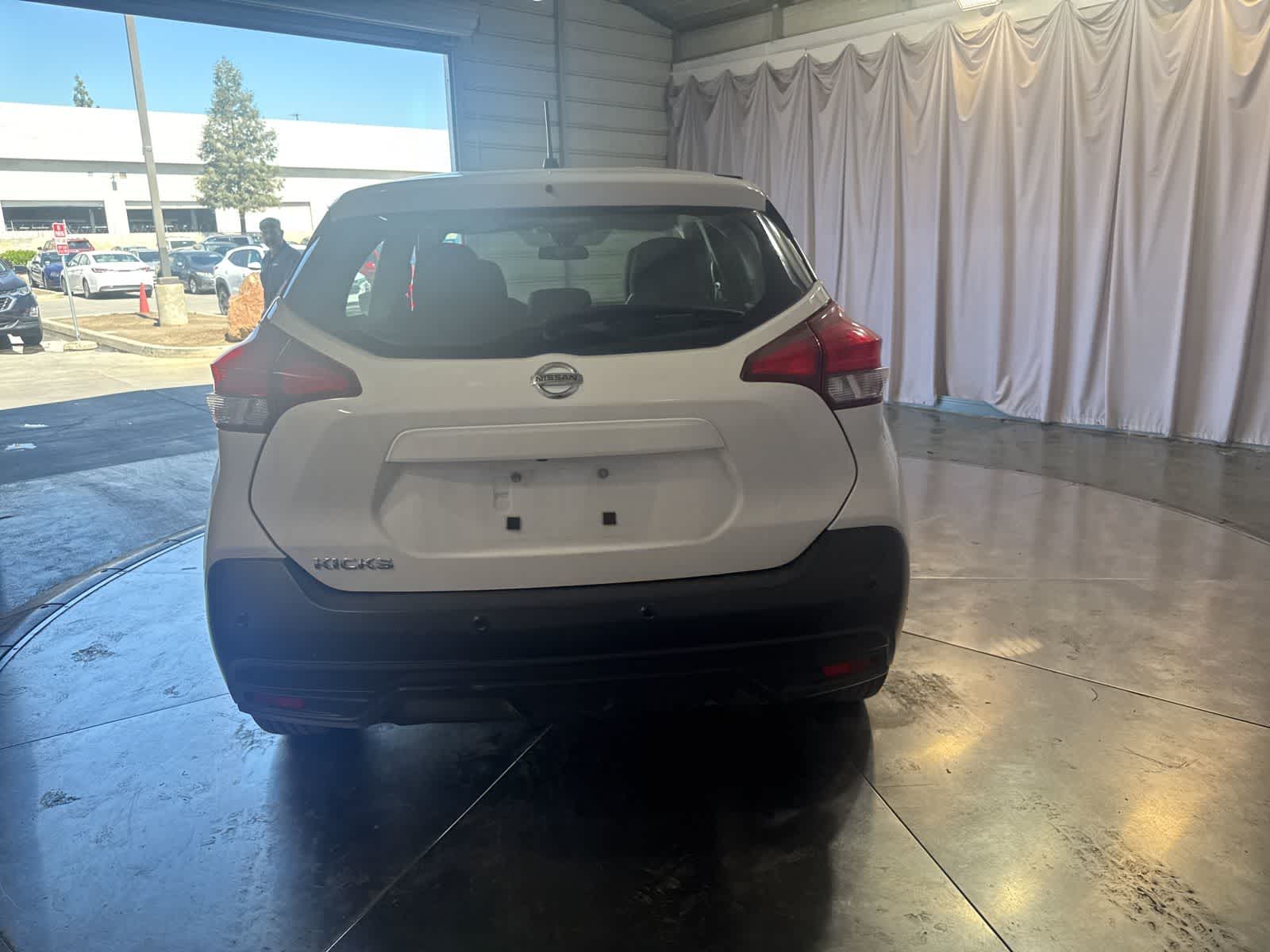 Thumbnail: 2020 Nissan Kicks - 6