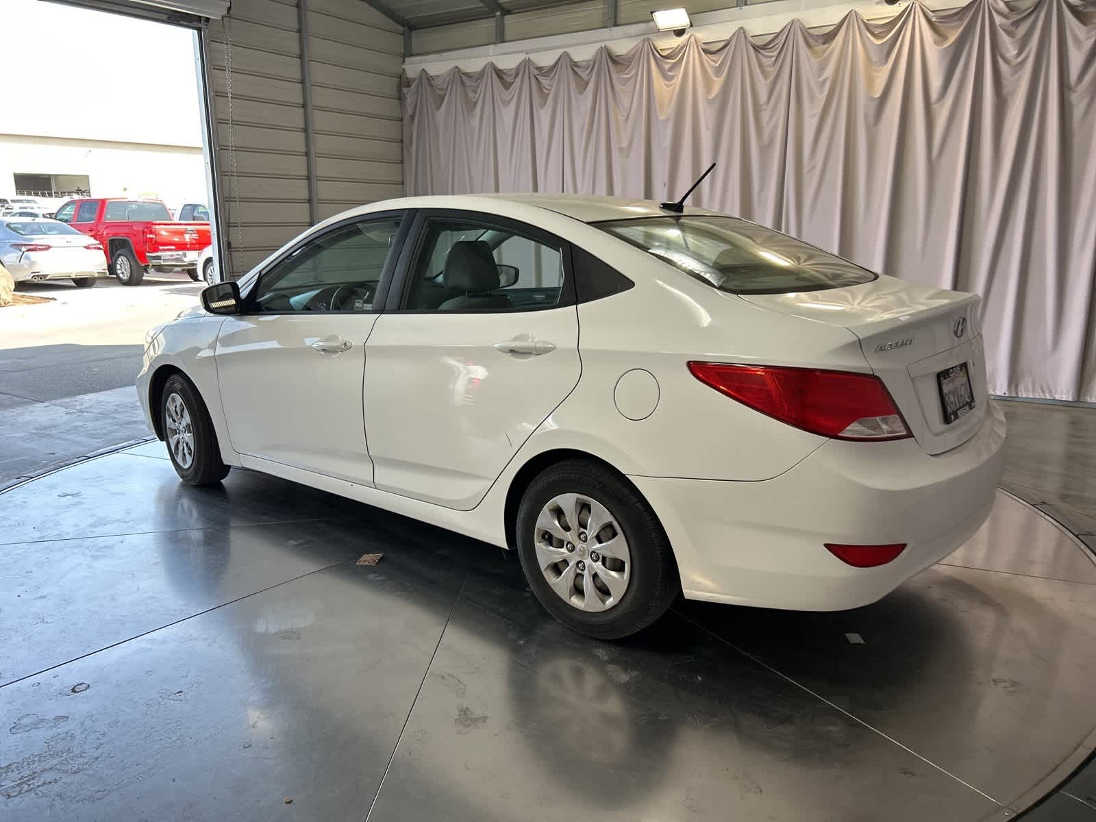 Thumbnail: 2017 Hyundai Accent - 13