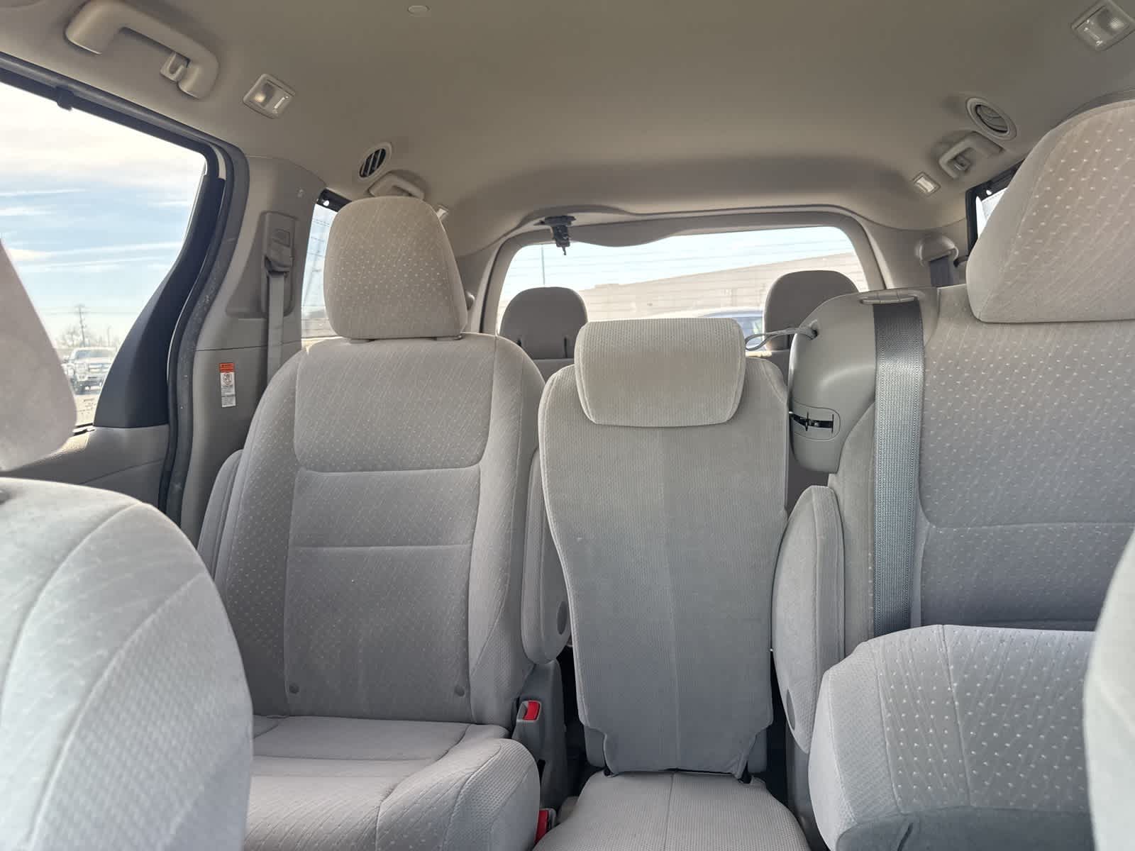 Thumbnail: 2017 Toyota Sienna - 18