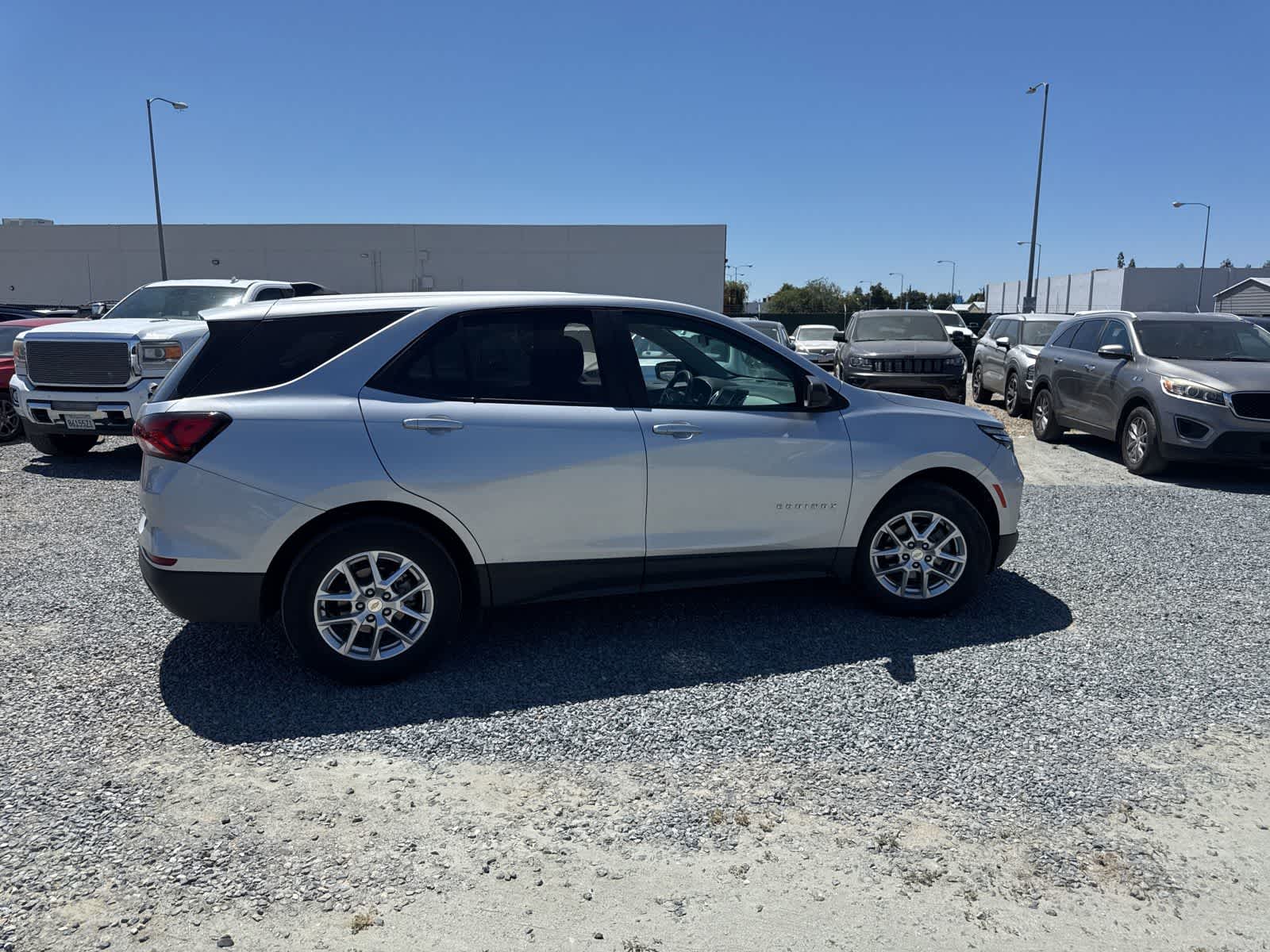 Thumbnail: 2022 Chevrolet Equinox - 4