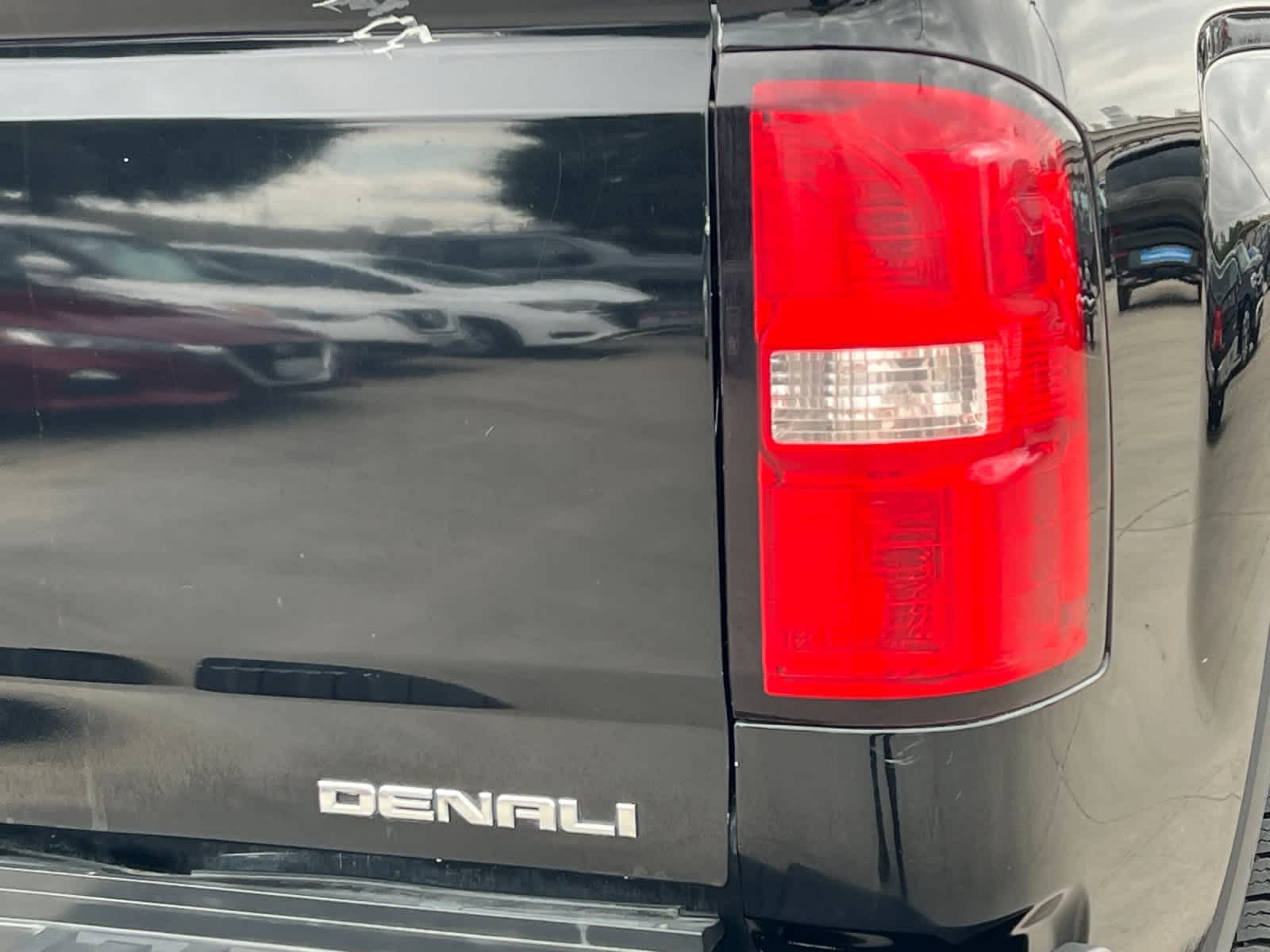 Thumbnail: 2017 GMC Sierra 3500 - 25