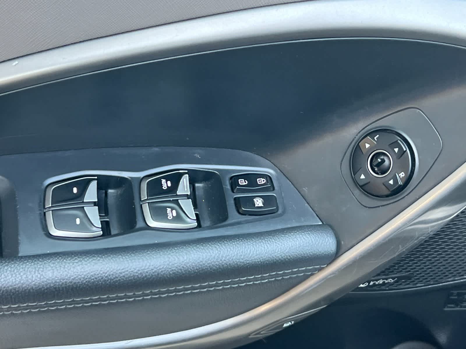 Thumbnail: 2017 Hyundai Santa Fe - 14