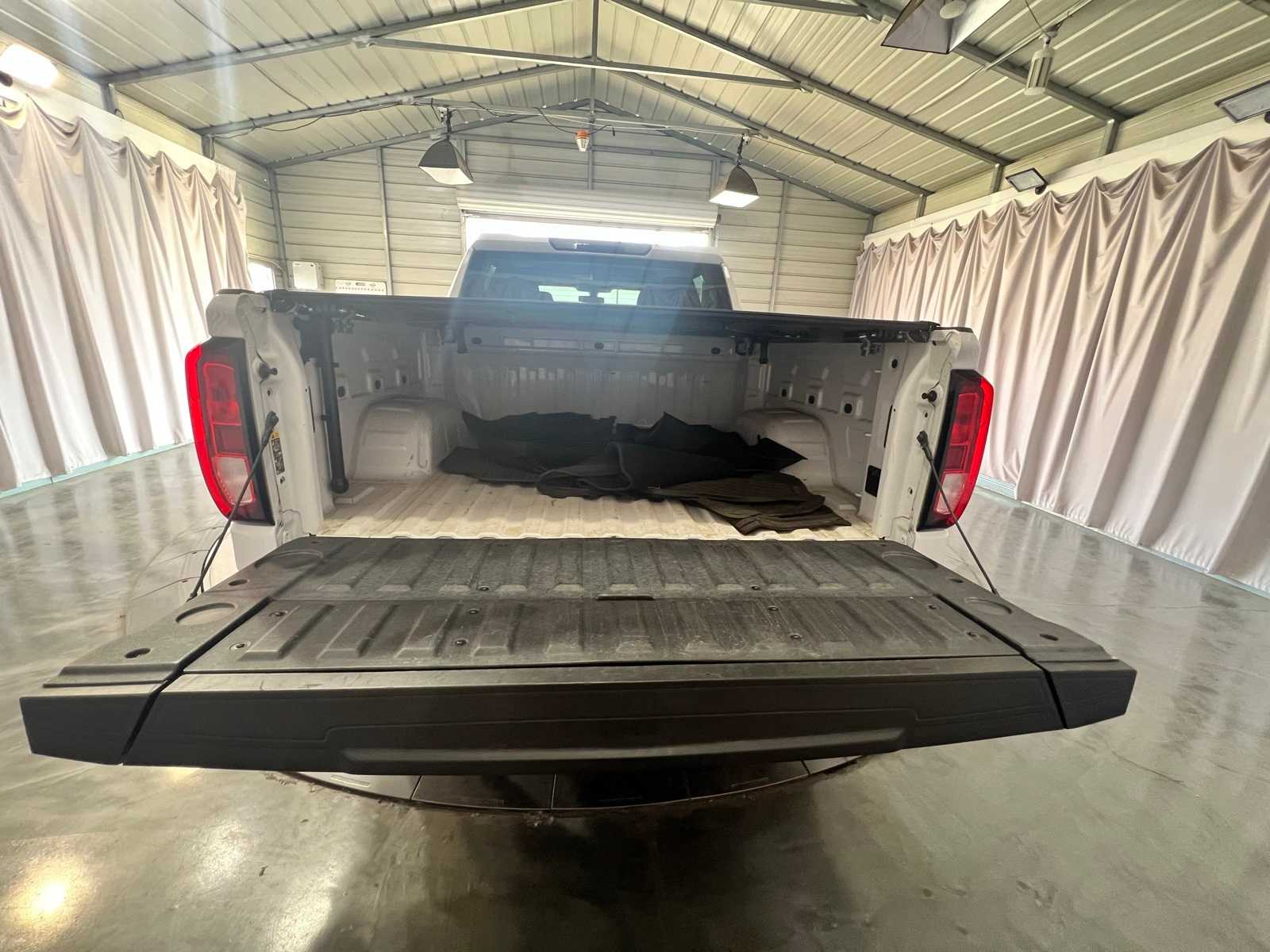 Thumbnail: 2022 GMC Sierra 1500 - 15