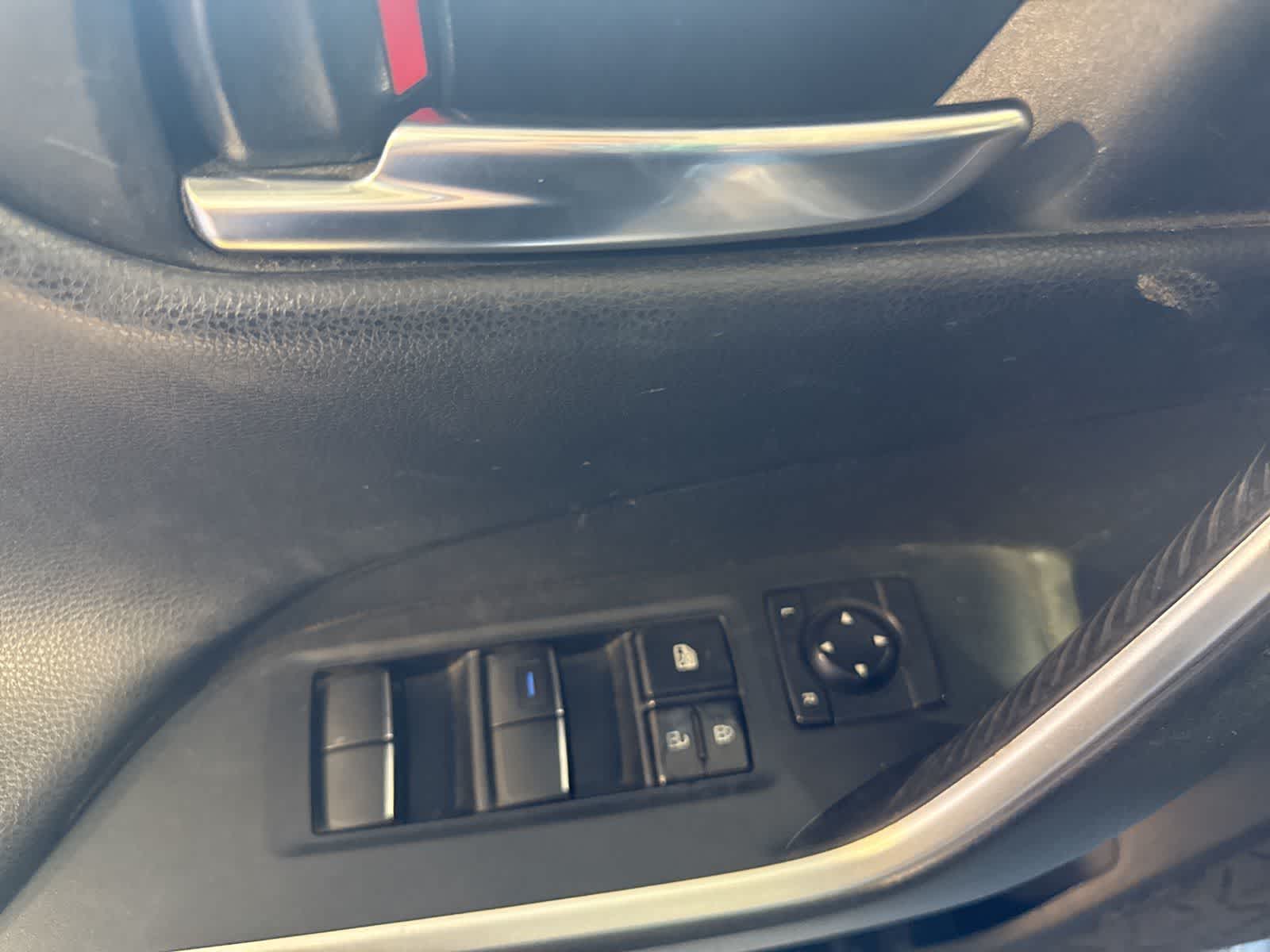 Thumbnail: 2021 Toyota RAV4 - 19