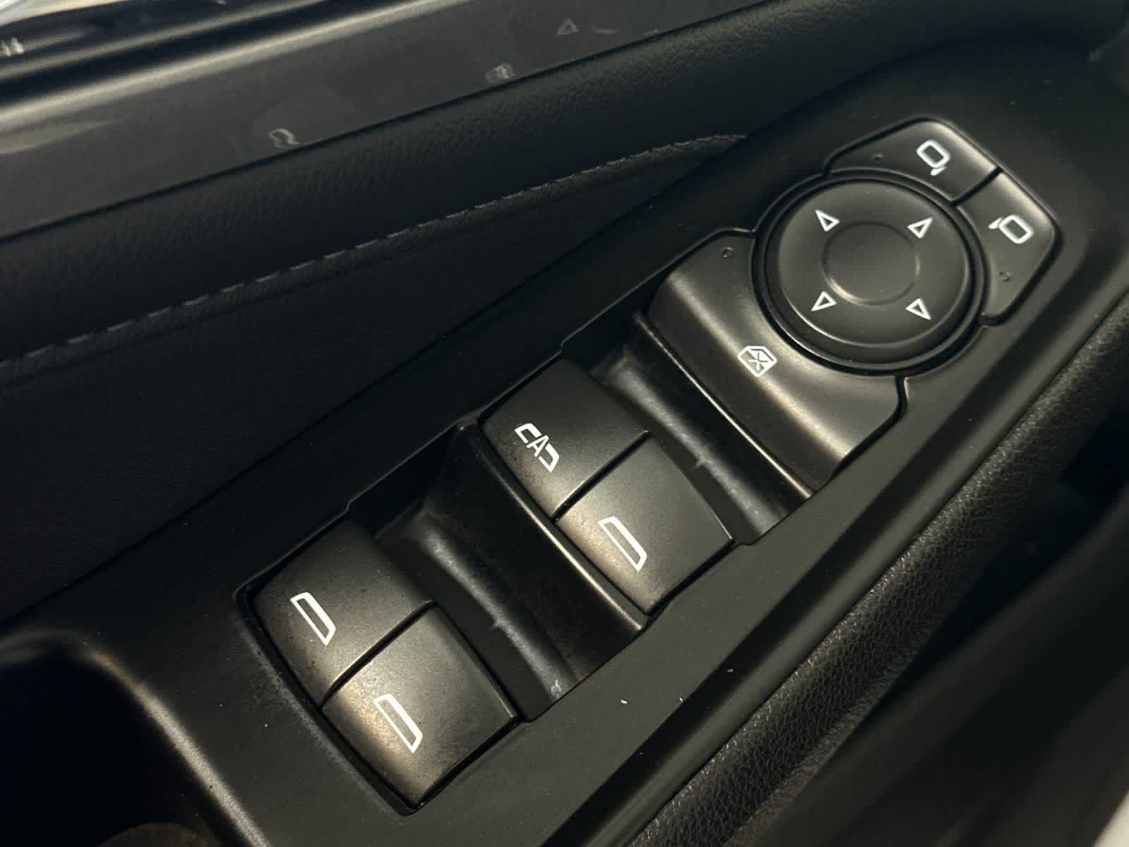 Thumbnail: 2022 Chevrolet Traverse - 14