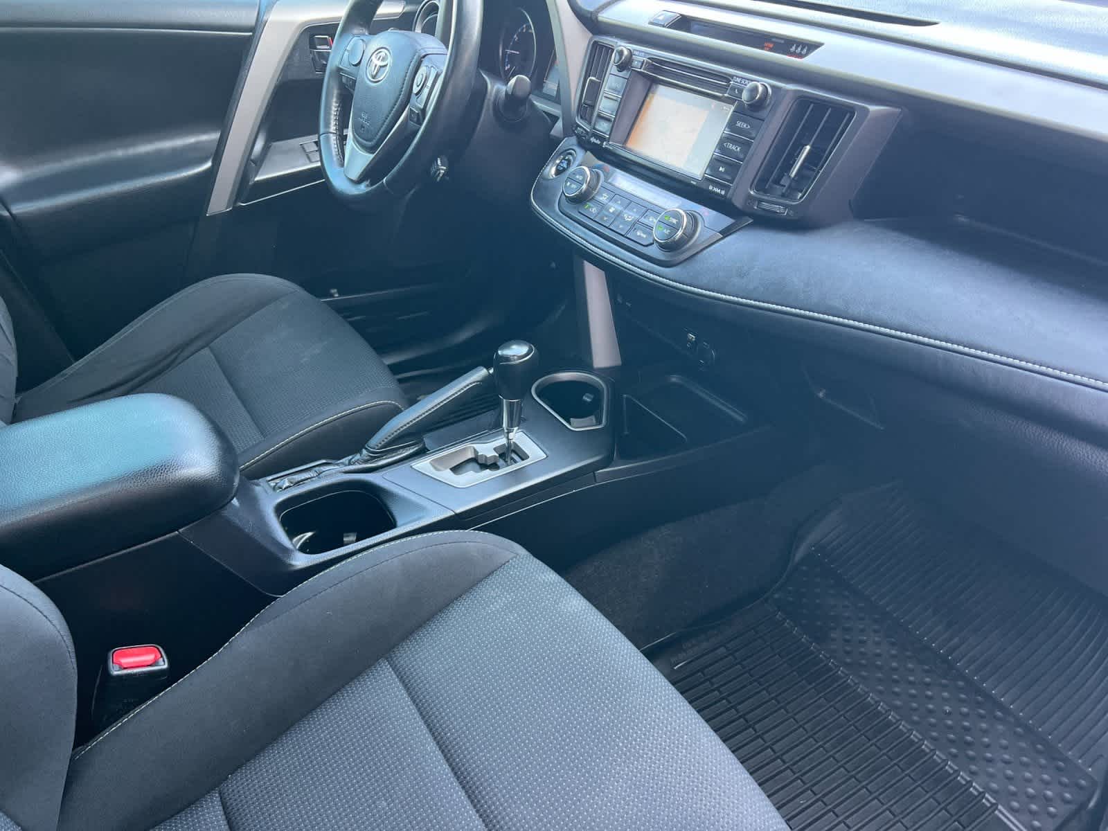 Thumbnail: 2018 Toyota RAV4 - 16