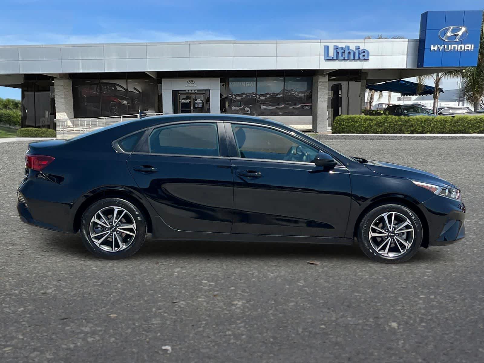 Thumbnail: 2024 Kia Forte - 8