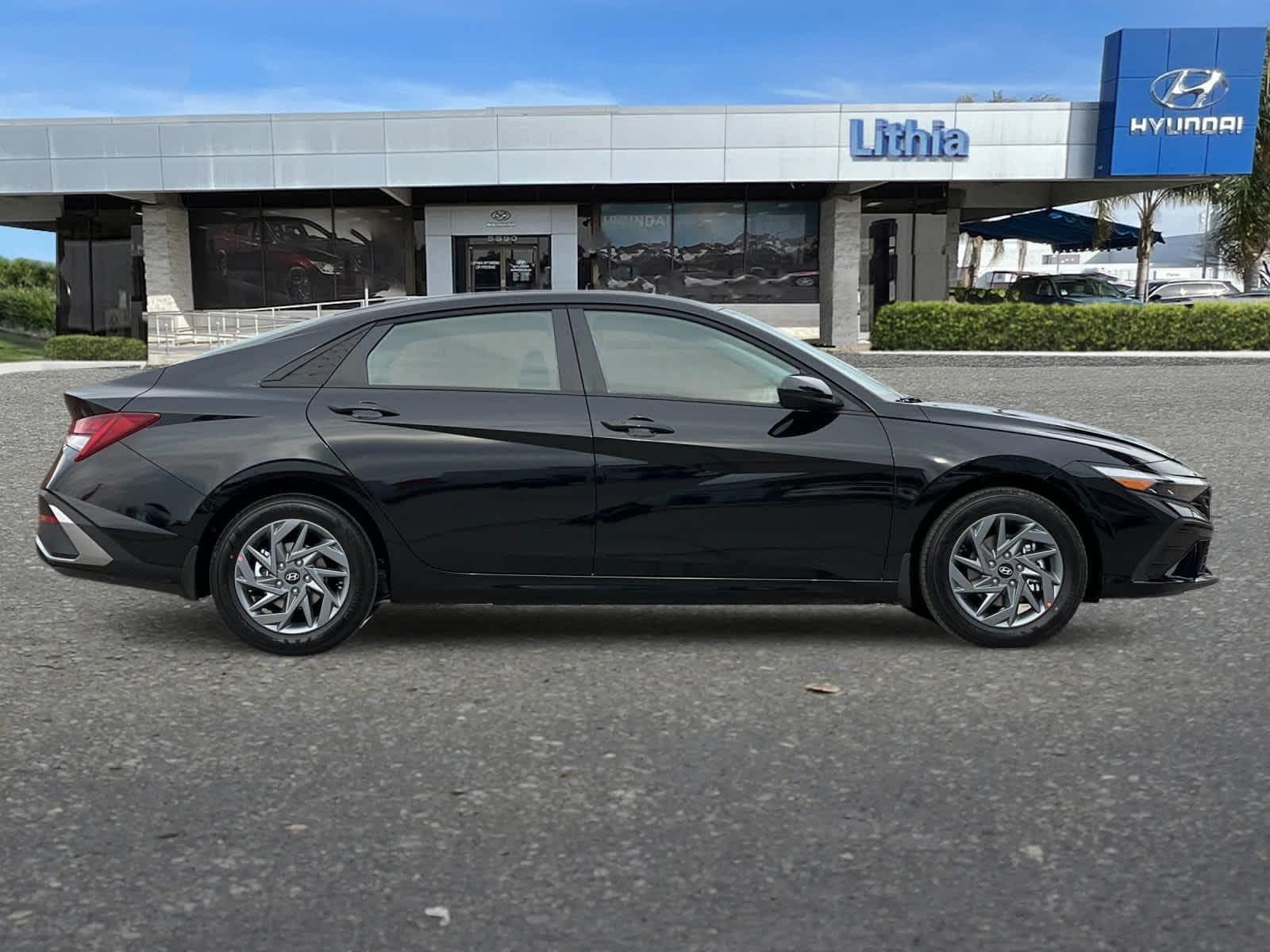 Thumbnail: 2025 Hyundai Elantra - 9