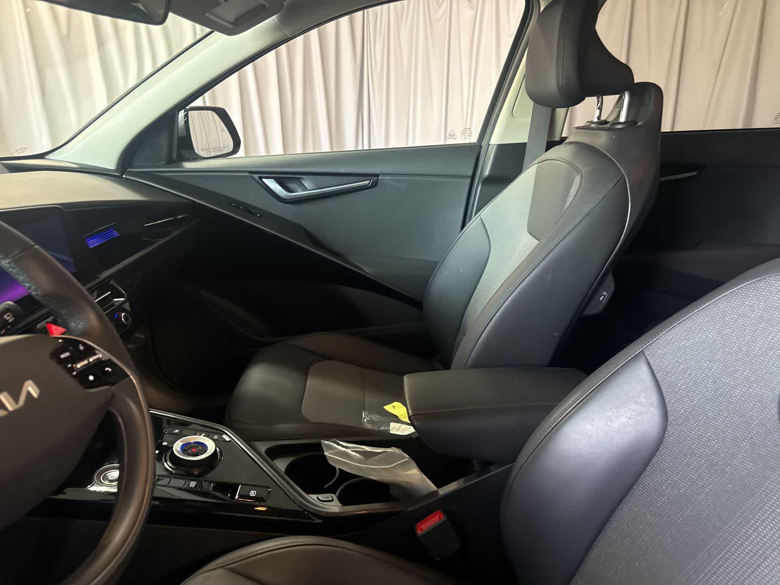 Thumbnail: 2023 Kia Niro - 19