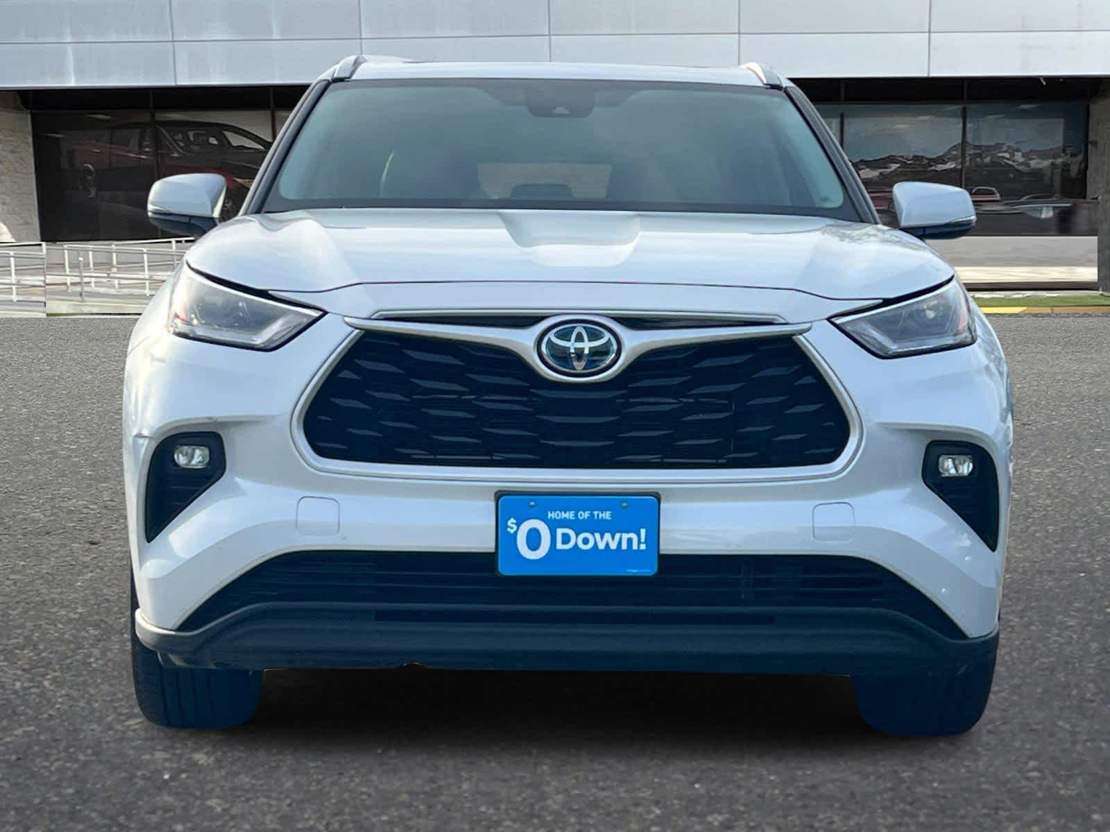 Thumbnail: 2022 Toyota Highlander - 10
