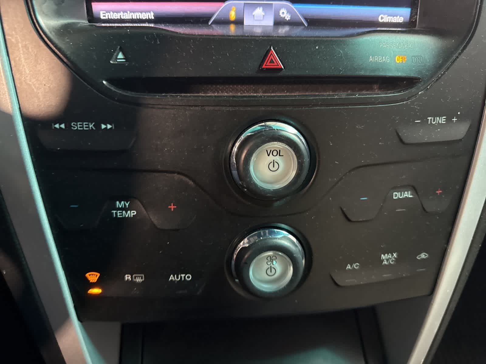 Thumbnail: 2014 Ford Explorer - 22