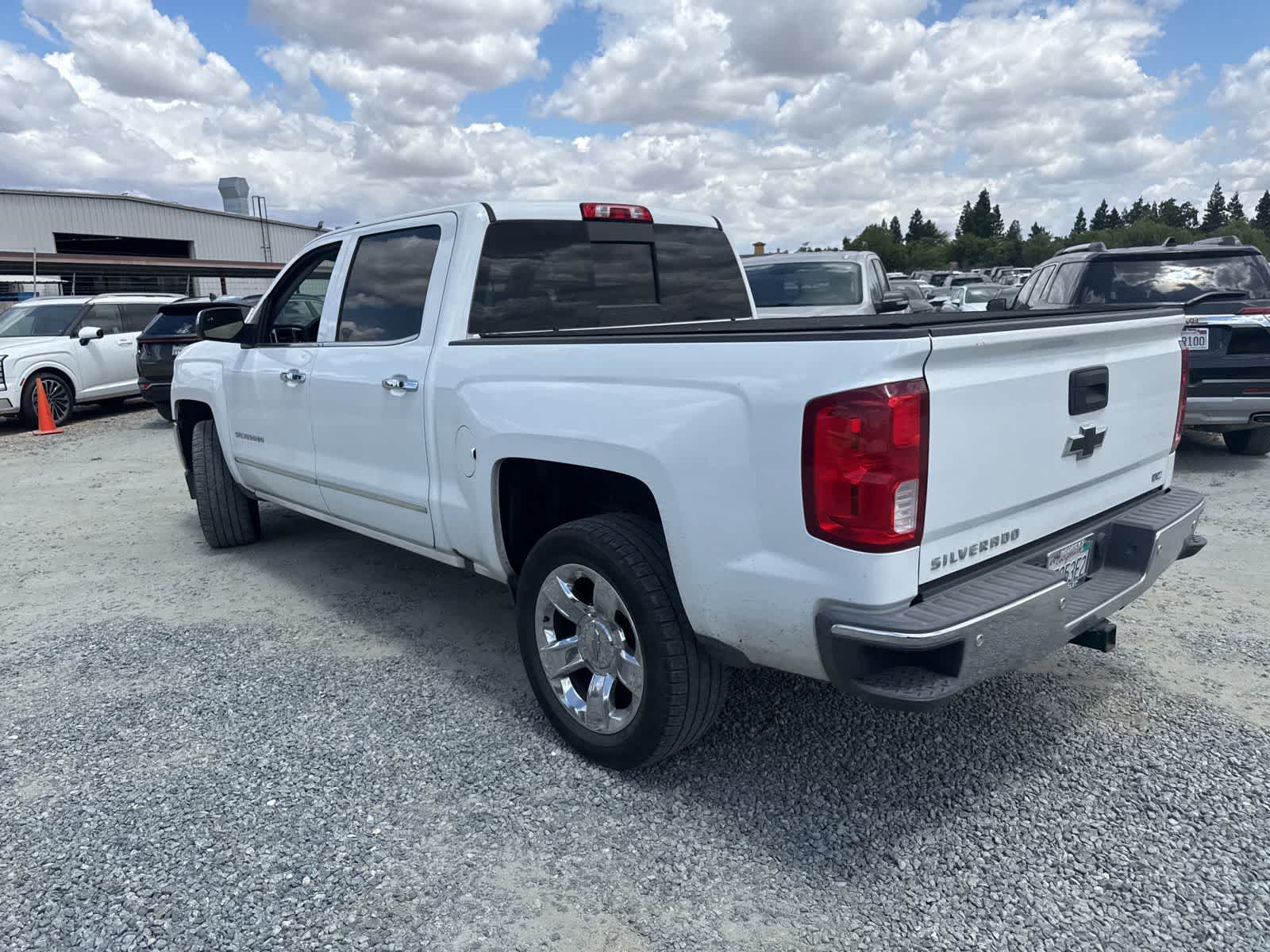 Thumbnail: 2017 Chevrolet Silverado 1500 - 6