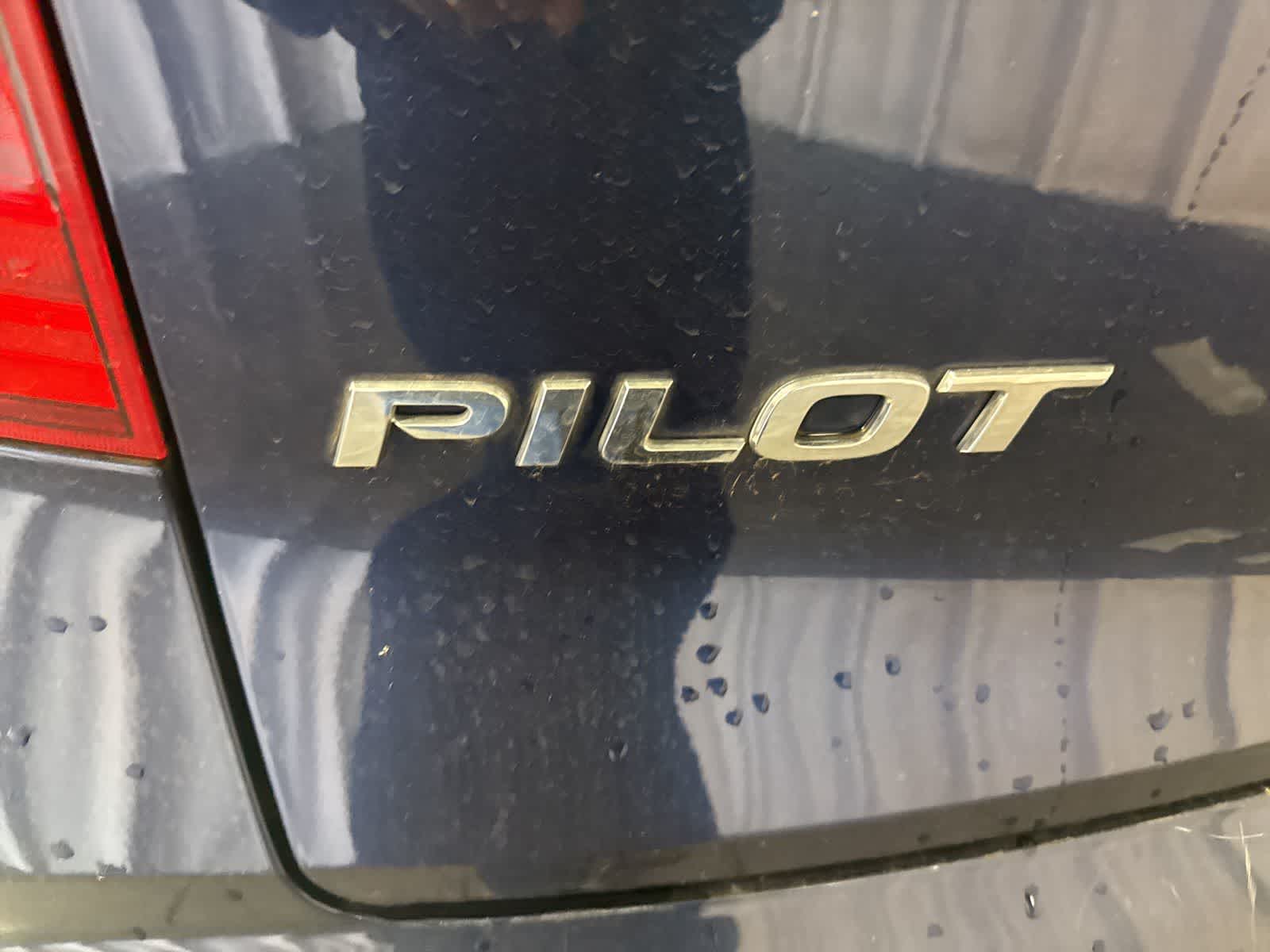 Thumbnail: 2017 Honda Pilot - 13
