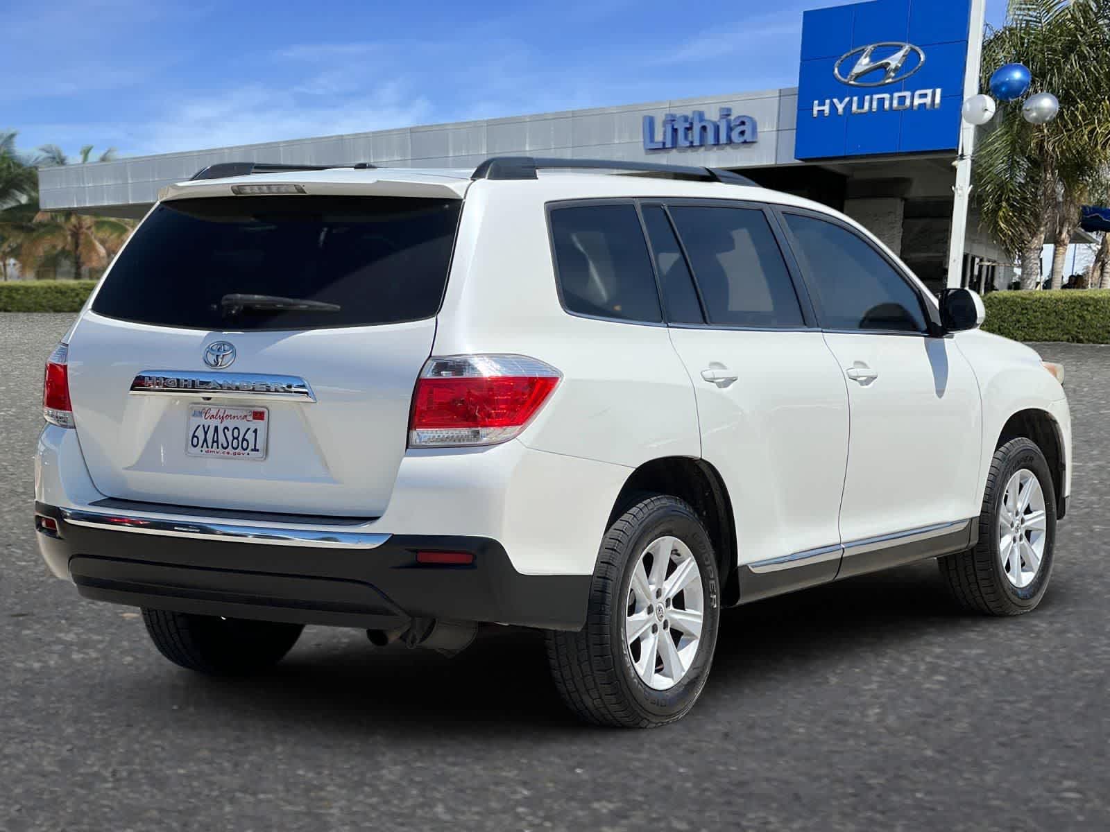 Thumbnail: 2012 Toyota Highlander - 3