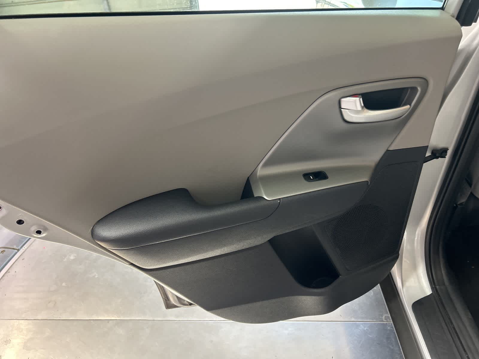 Thumbnail: 2019 Kia Niro - 18