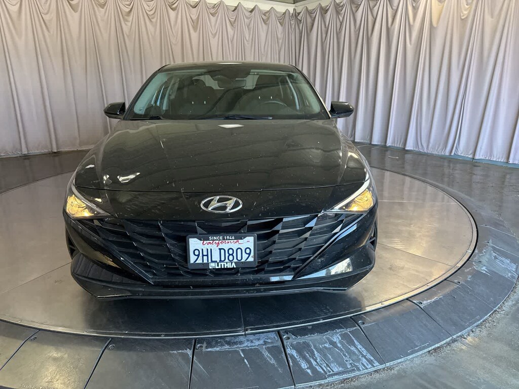 Used 2023 Hyundai Elantra SE Sedan