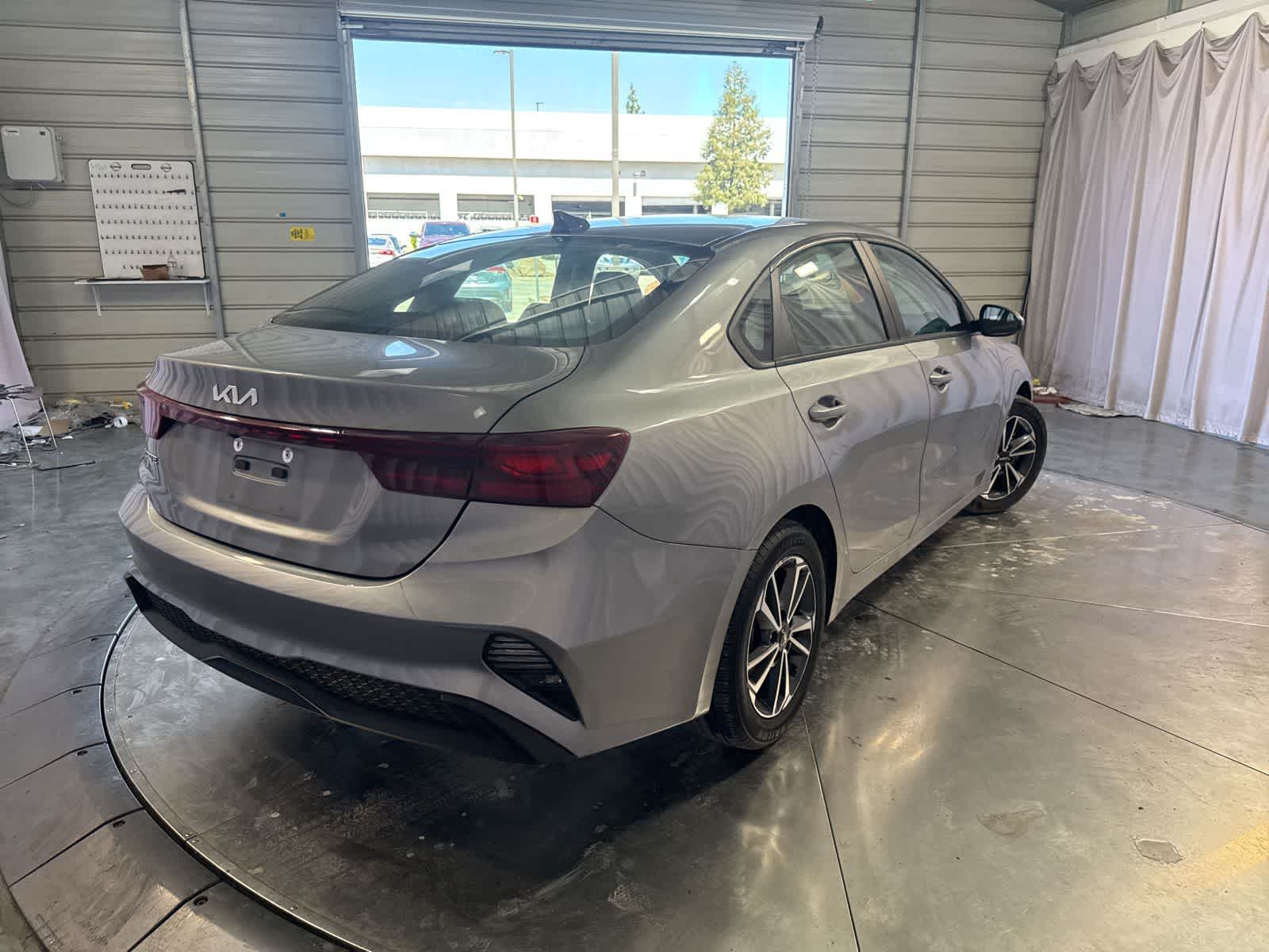 2023 Kia Forte LXS photo 5