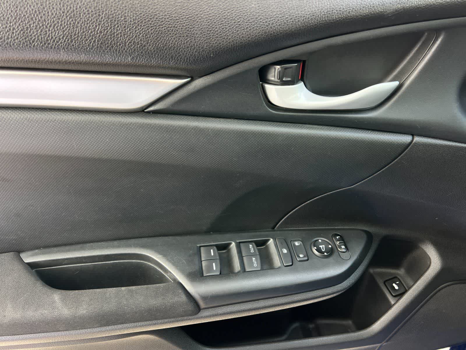 Thumbnail: 2016 Honda Civic - 13