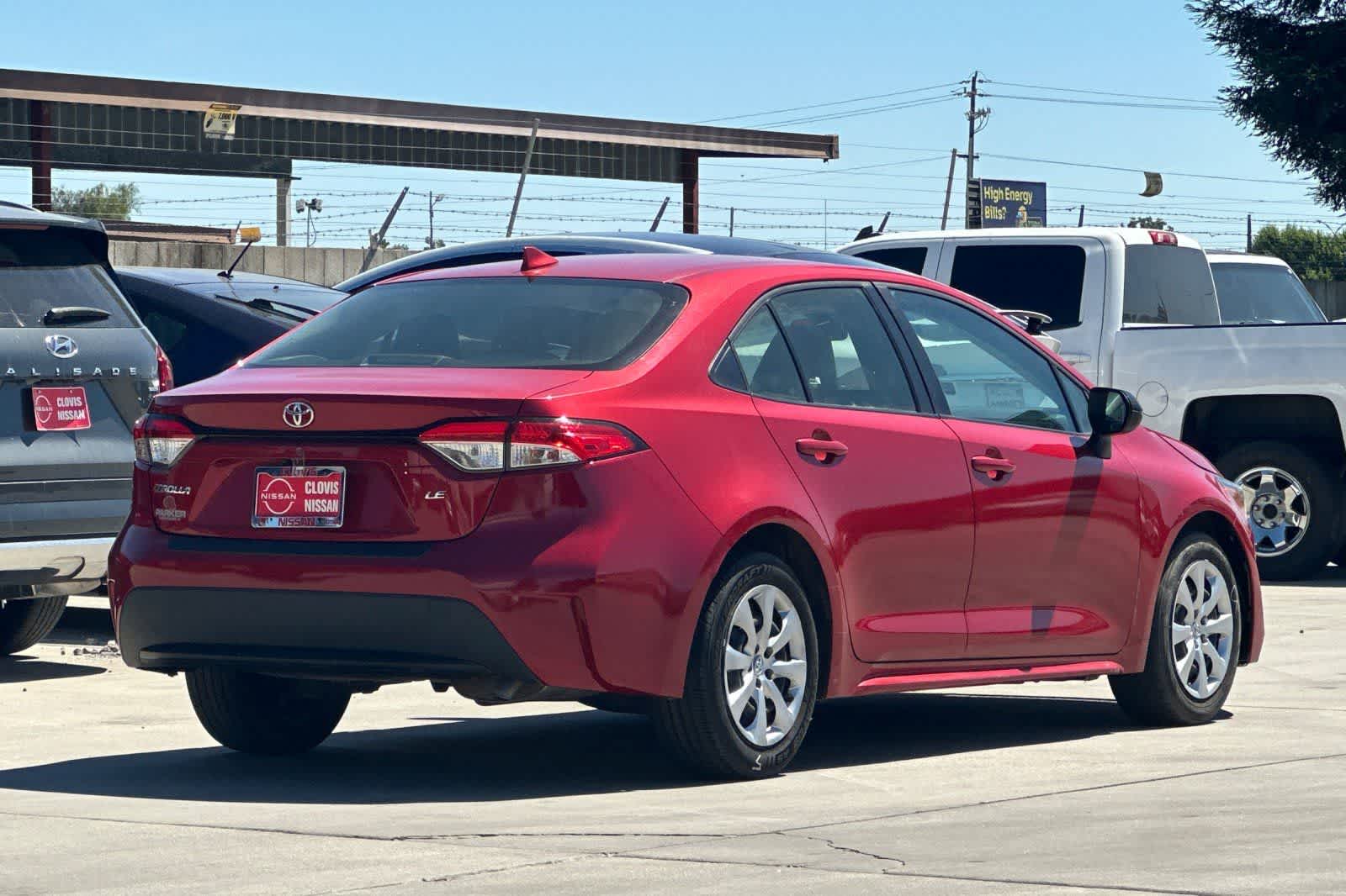 2021 Toyota Corolla LE photo 2