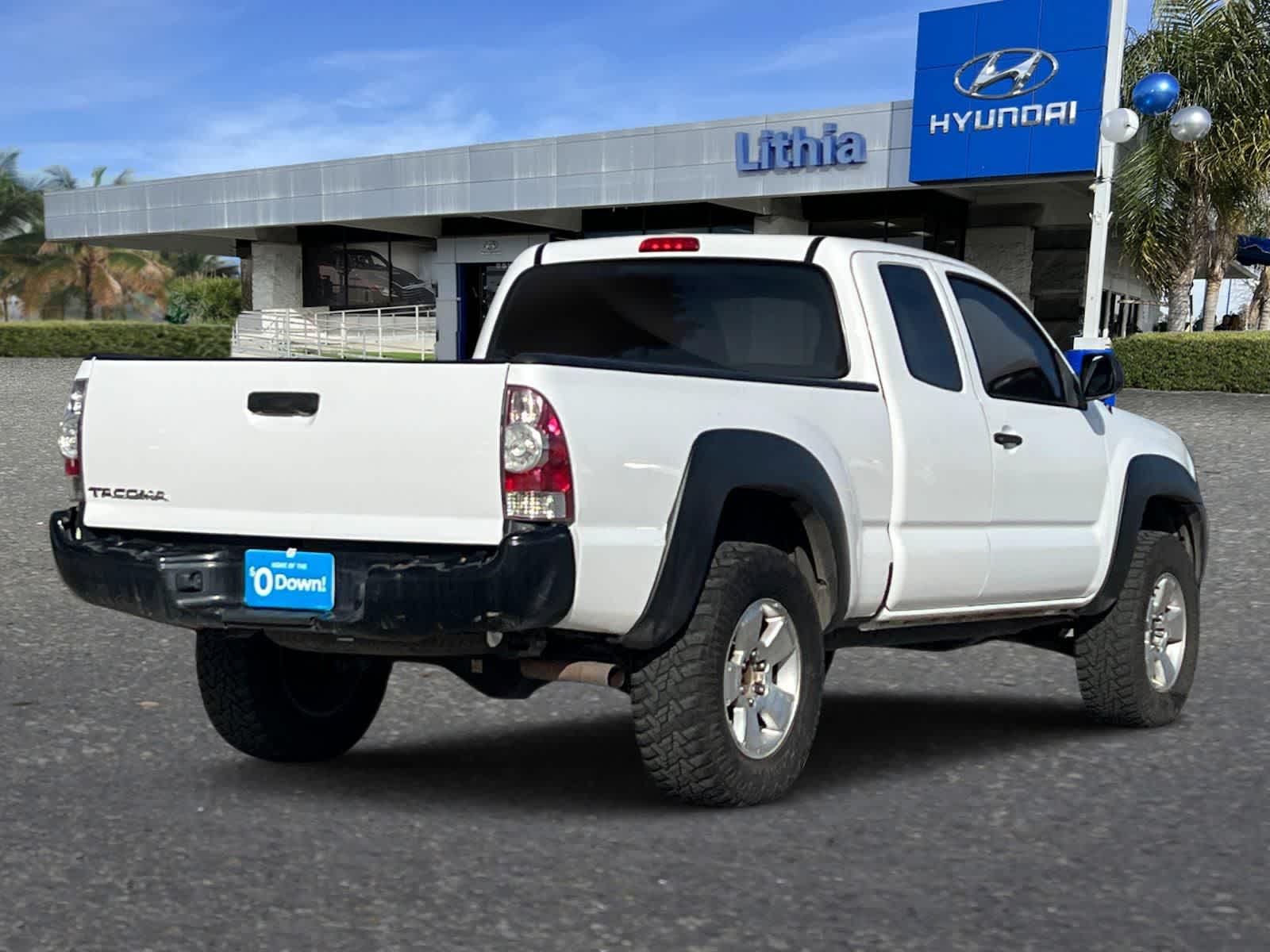 Thumbnail: 2015 Toyota Tacoma - 3