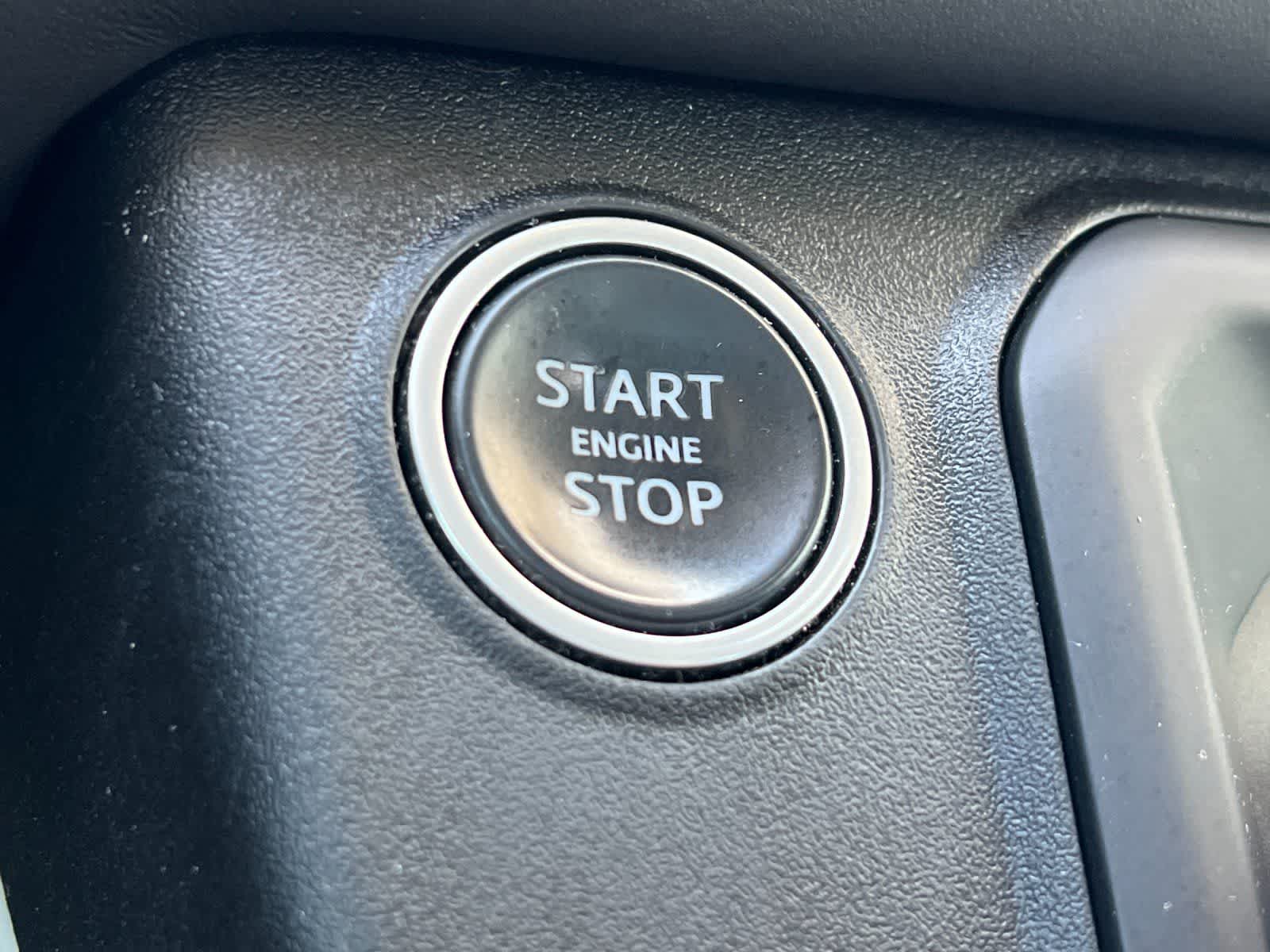 Thumbnail: 2020 Land Rover Defender - 25