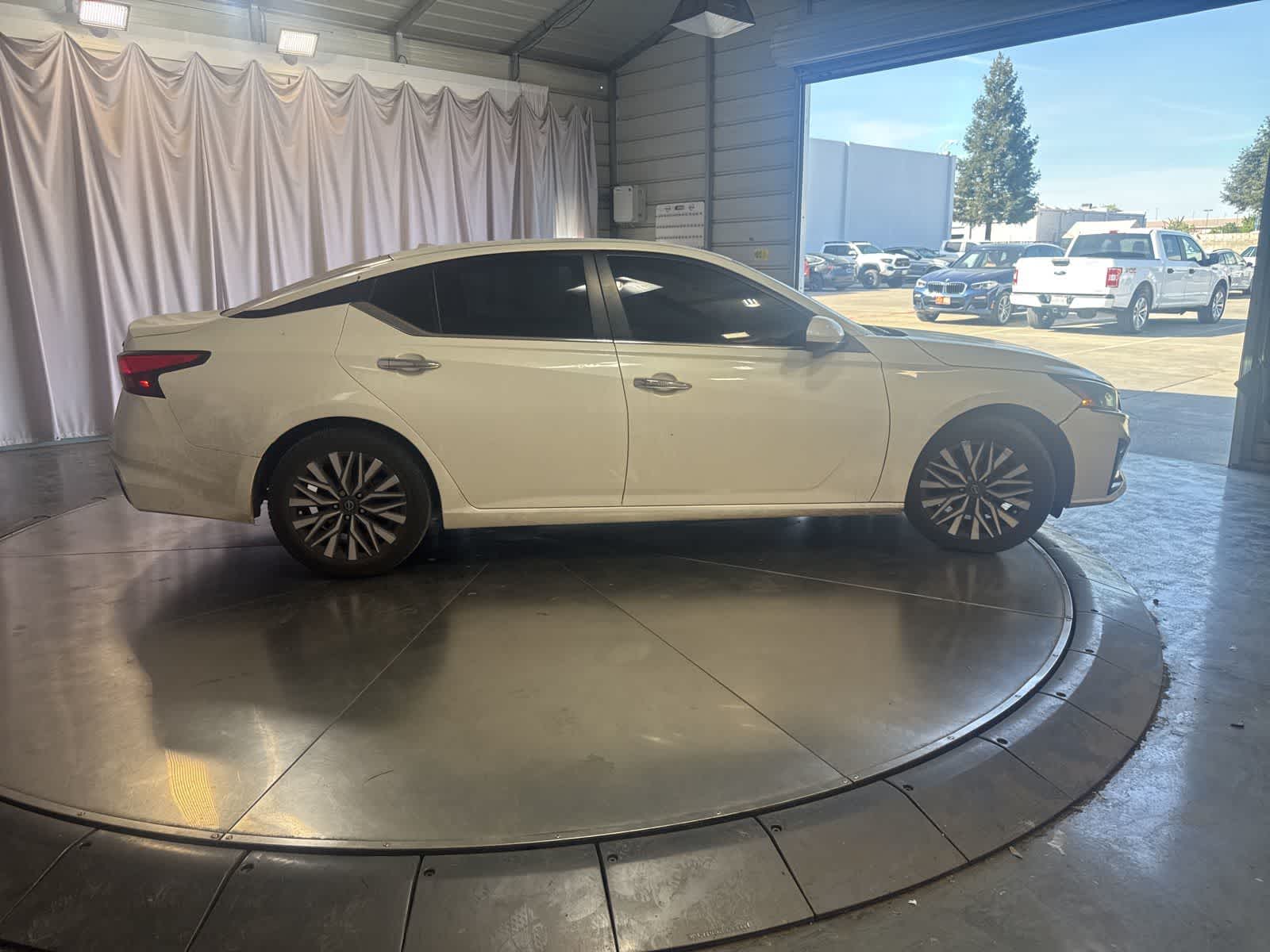 Thumbnail: 2023 Nissan Altima - 4