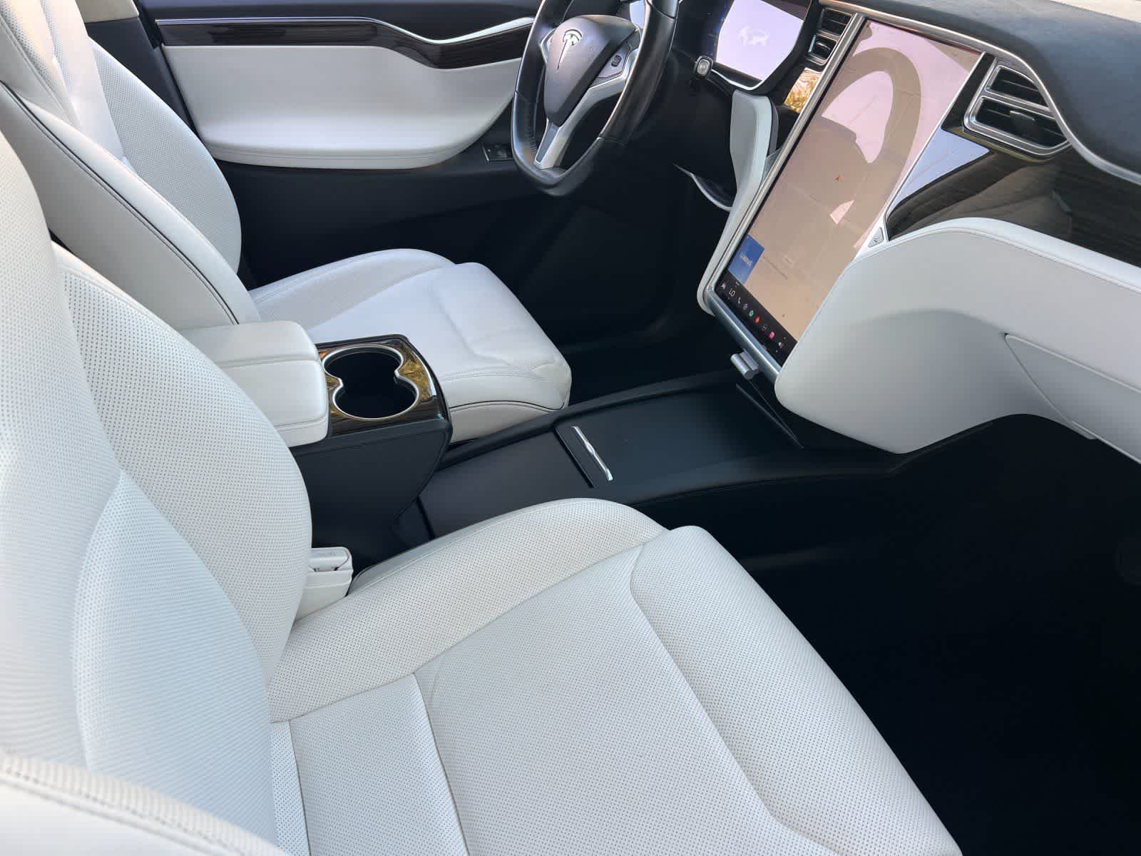 Thumbnail: 2016 Tesla Model X - 18