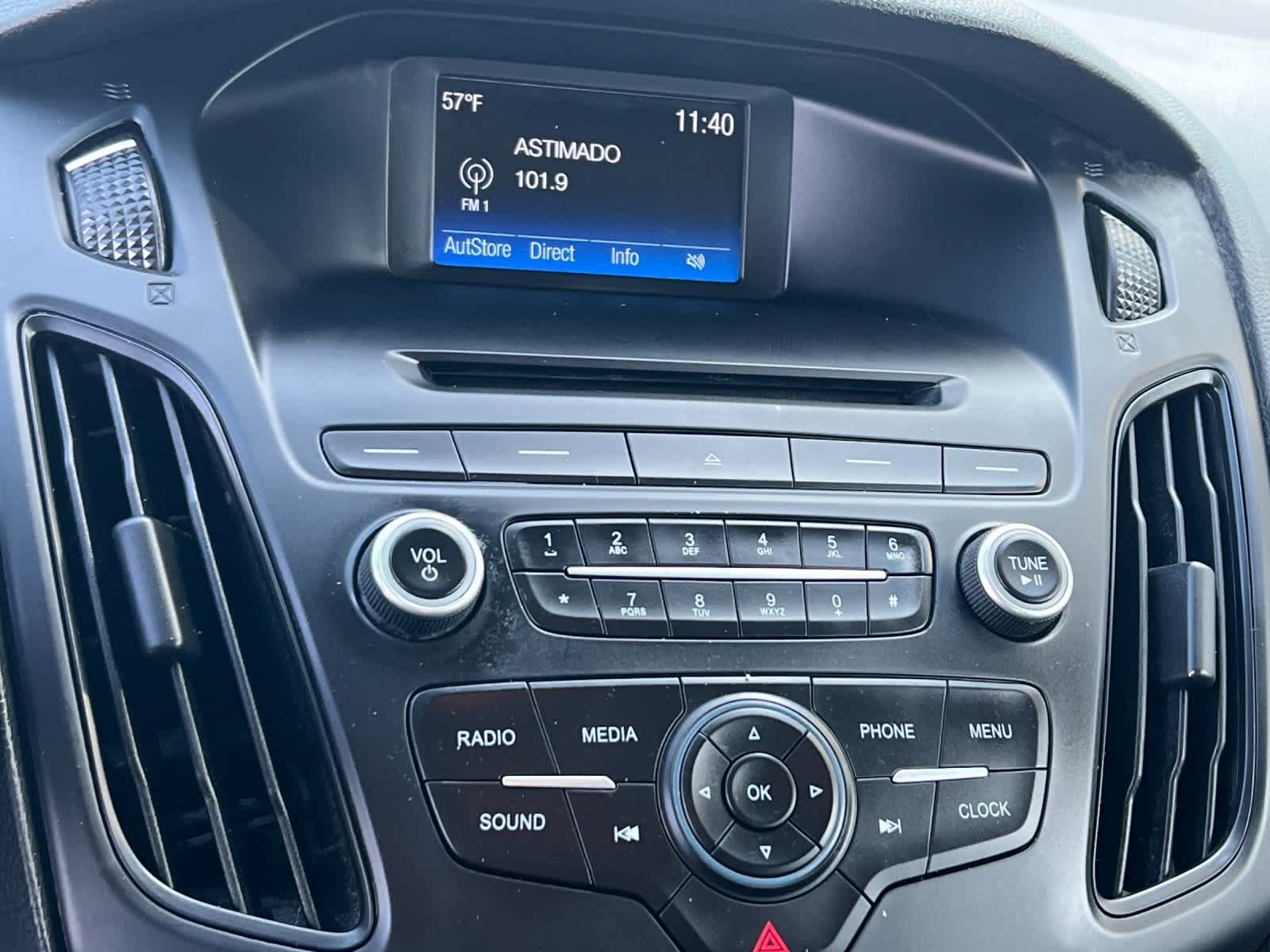 Thumbnail: 2016 Ford Focus - 19