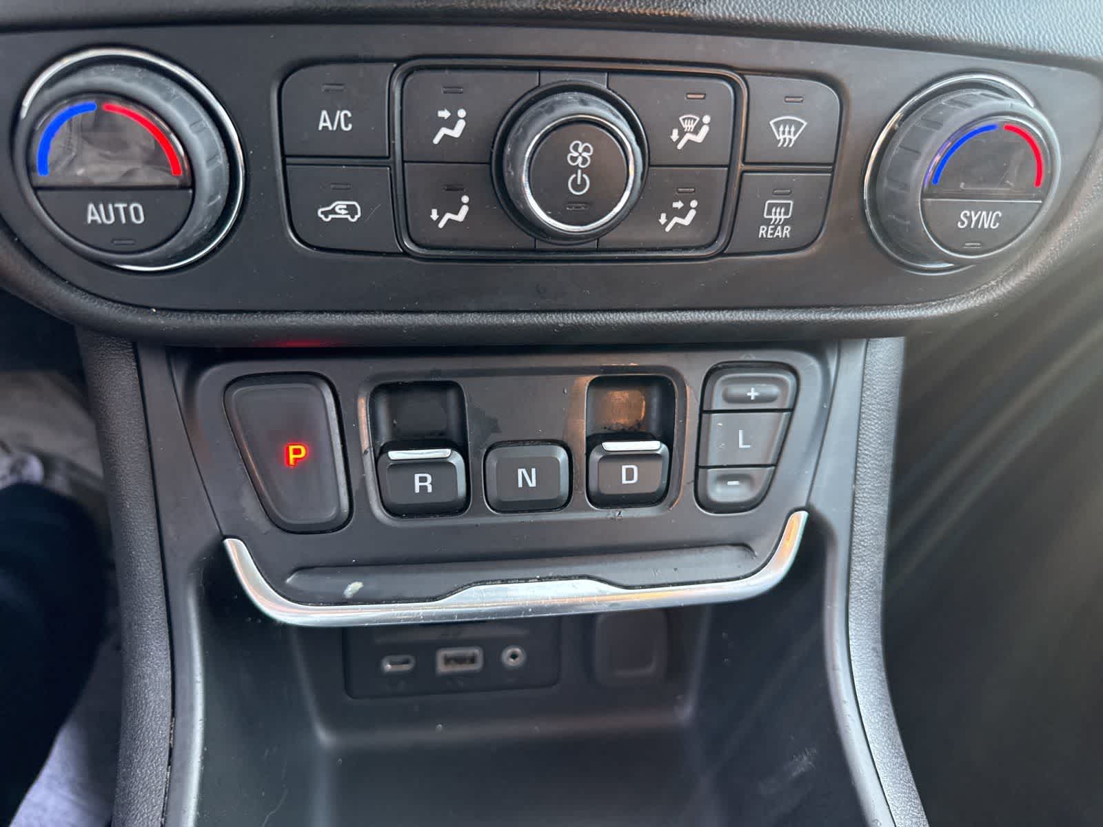 Thumbnail: 2021 GMC Terrain - 26