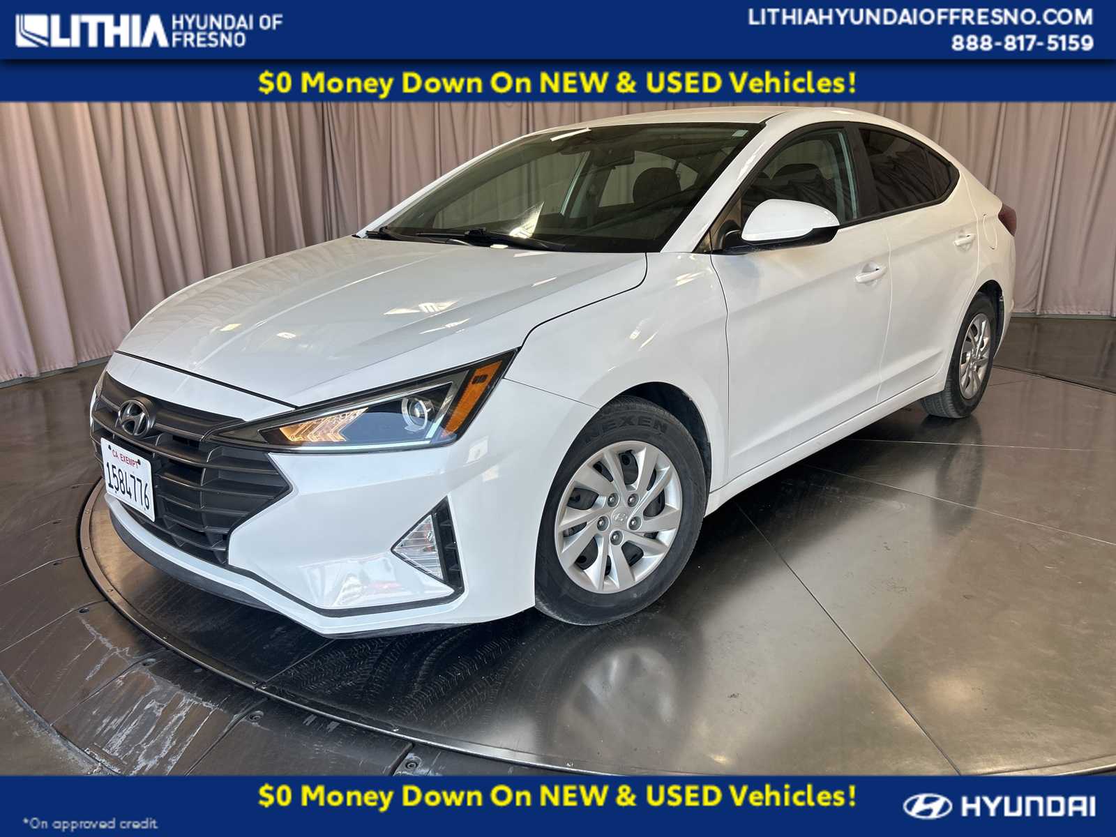 2020 Hyundai Elantra SE Hero Image