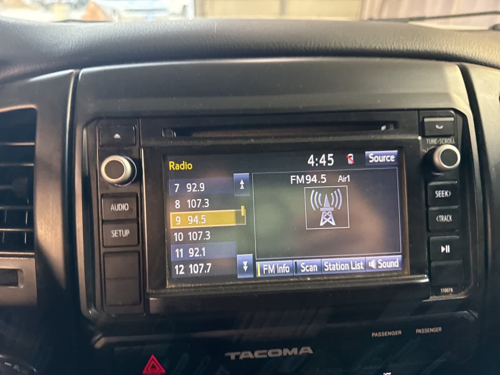 Thumbnail: 2015 Toyota Tacoma - 19