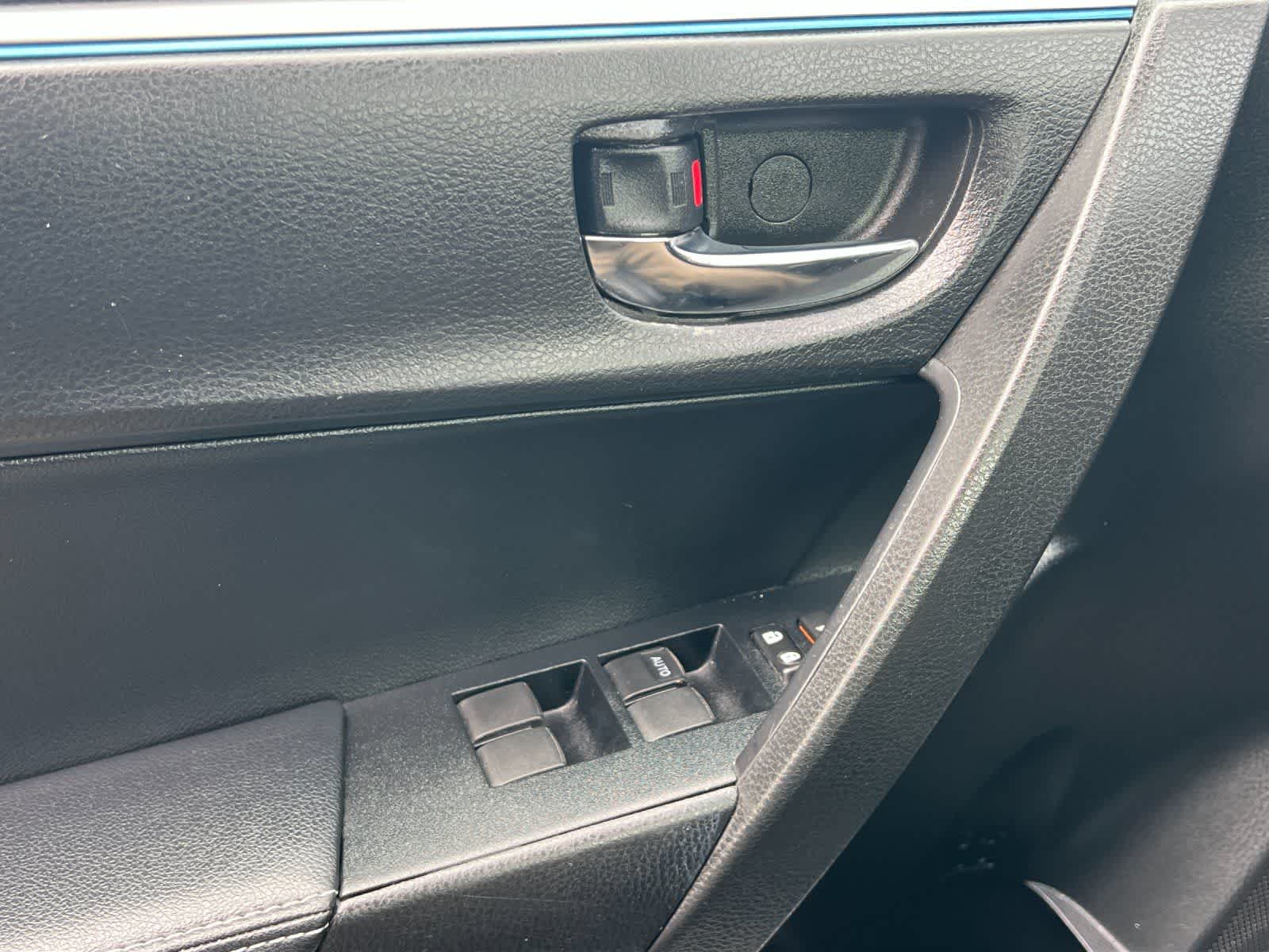 Thumbnail: 2016 Toyota Corolla - 13