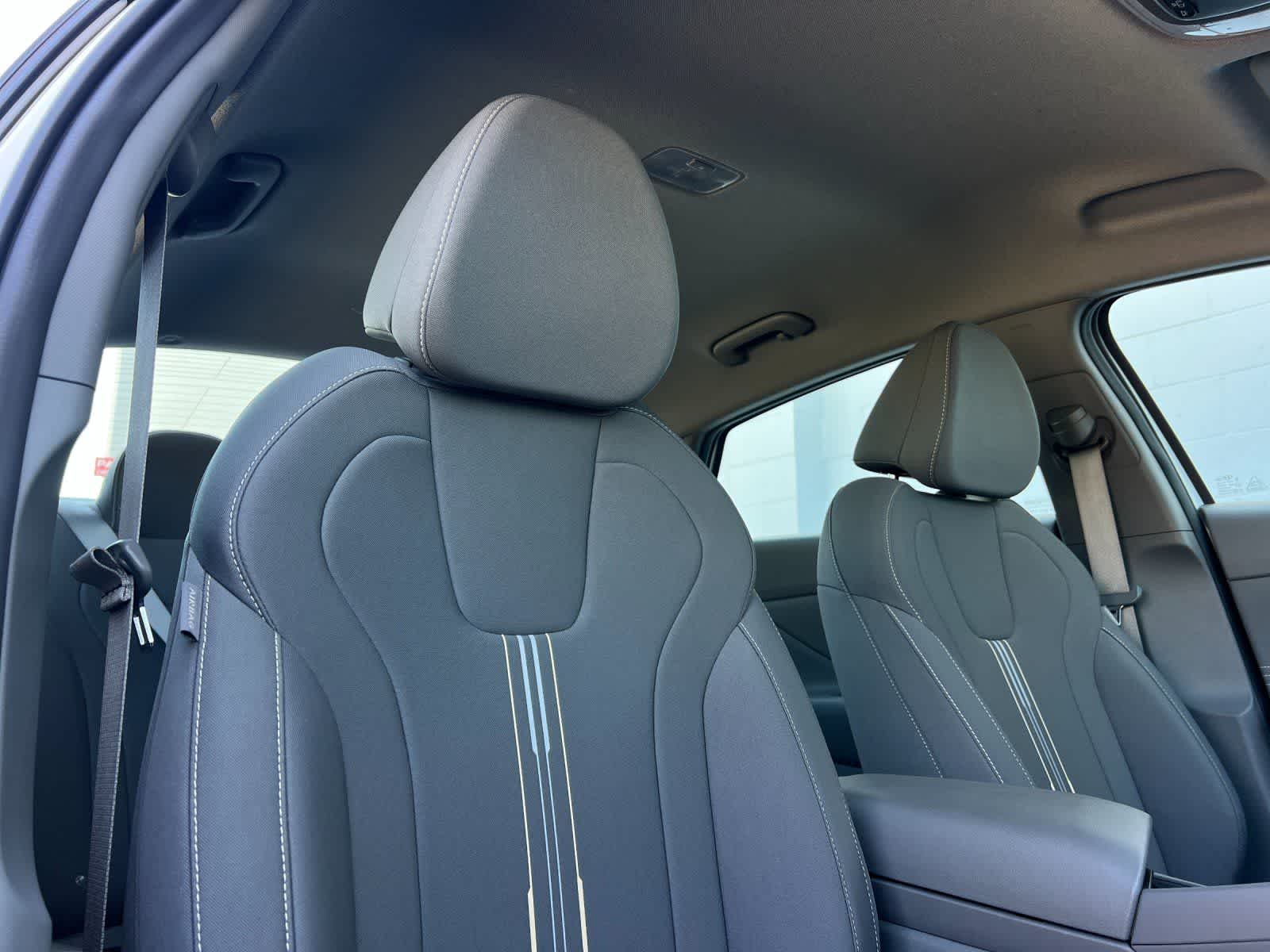 Thumbnail: 2025 Hyundai Elantra - 17