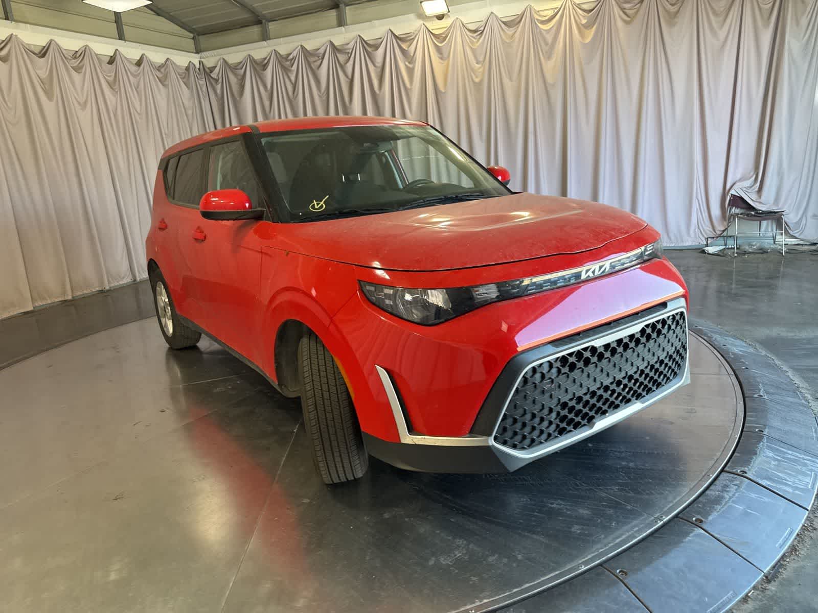 2025 Kia Soul LX photo 2