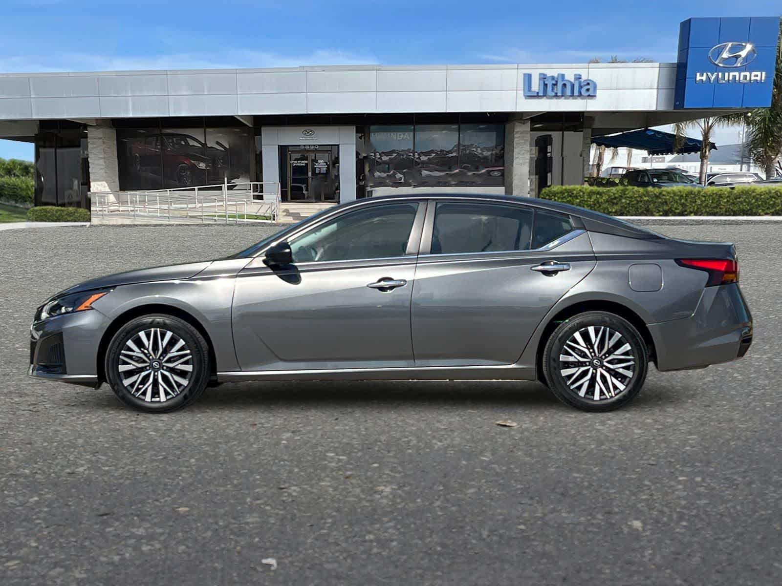 Thumbnail: 2025 Nissan Altima - 6