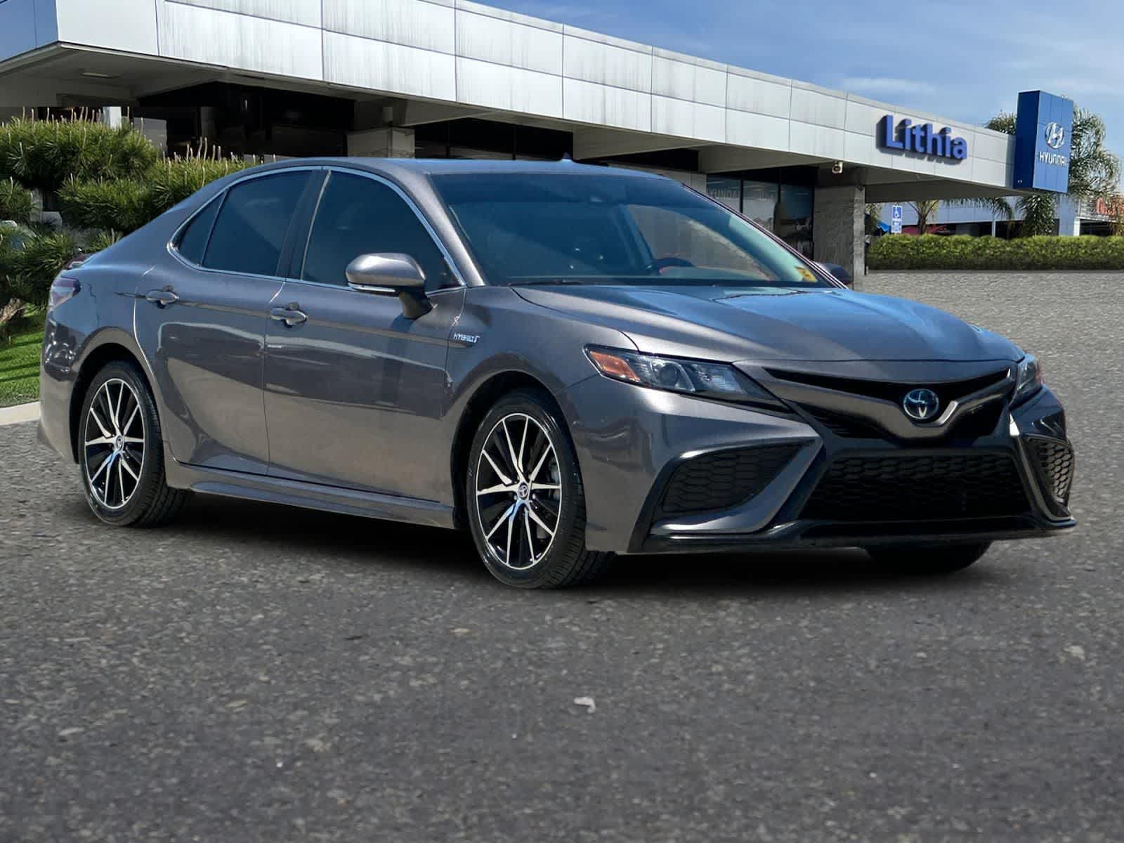 Thumbnail: 2021 Toyota Camry - 10