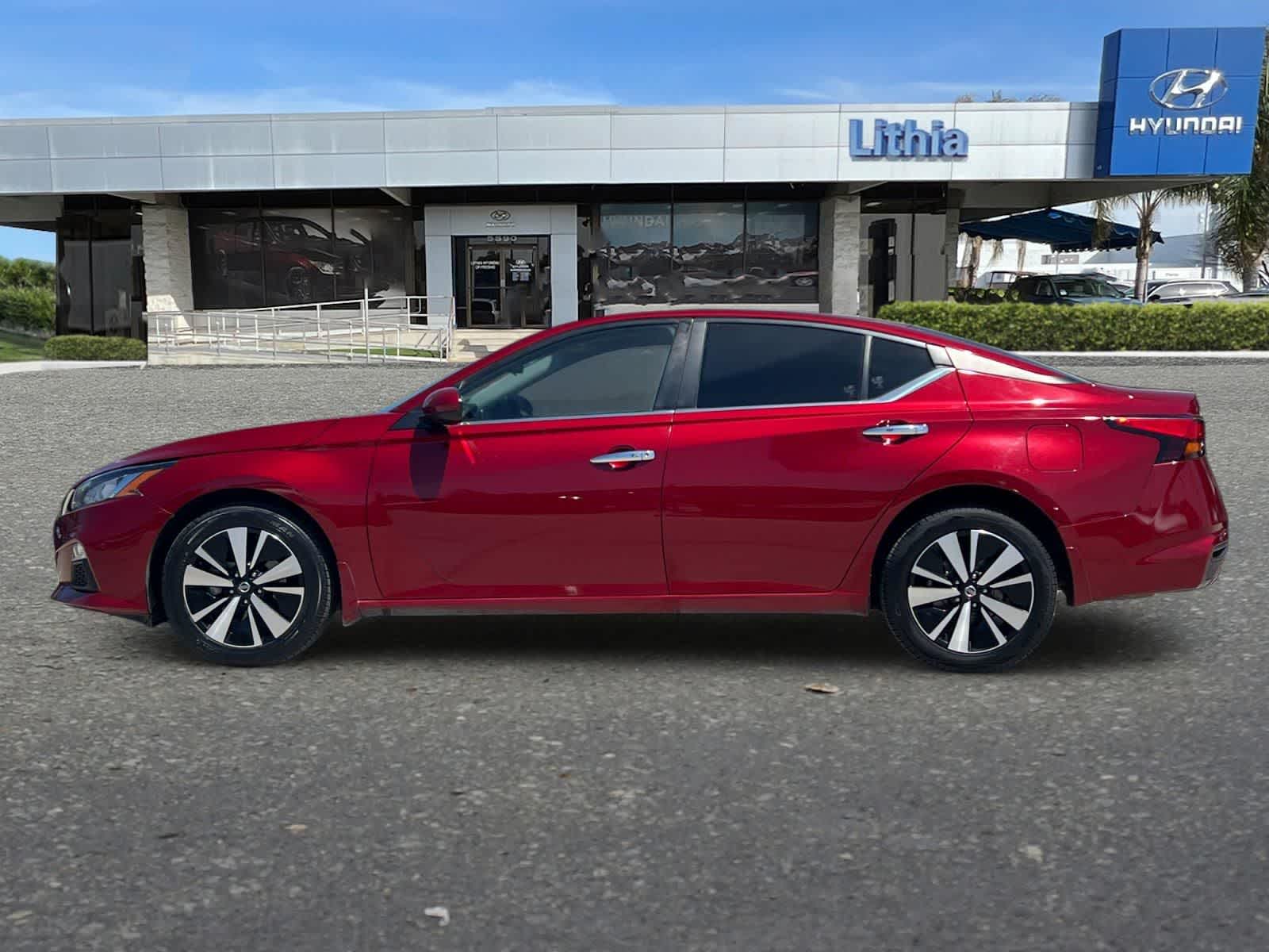 Thumbnail: 2022 Nissan Altima - 6