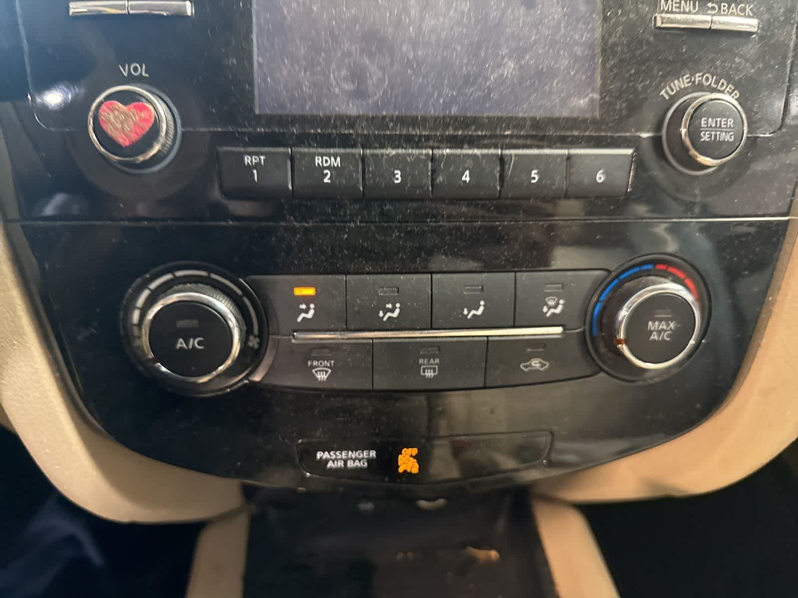 Thumbnail: 2015 Nissan Rogue - 22