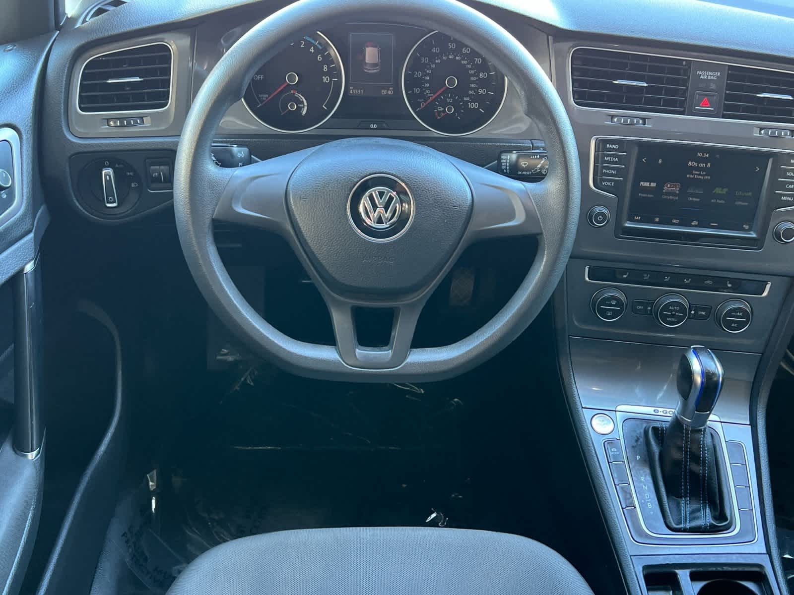 Thumbnail: 2016 Volkswagen e-Golf - 14