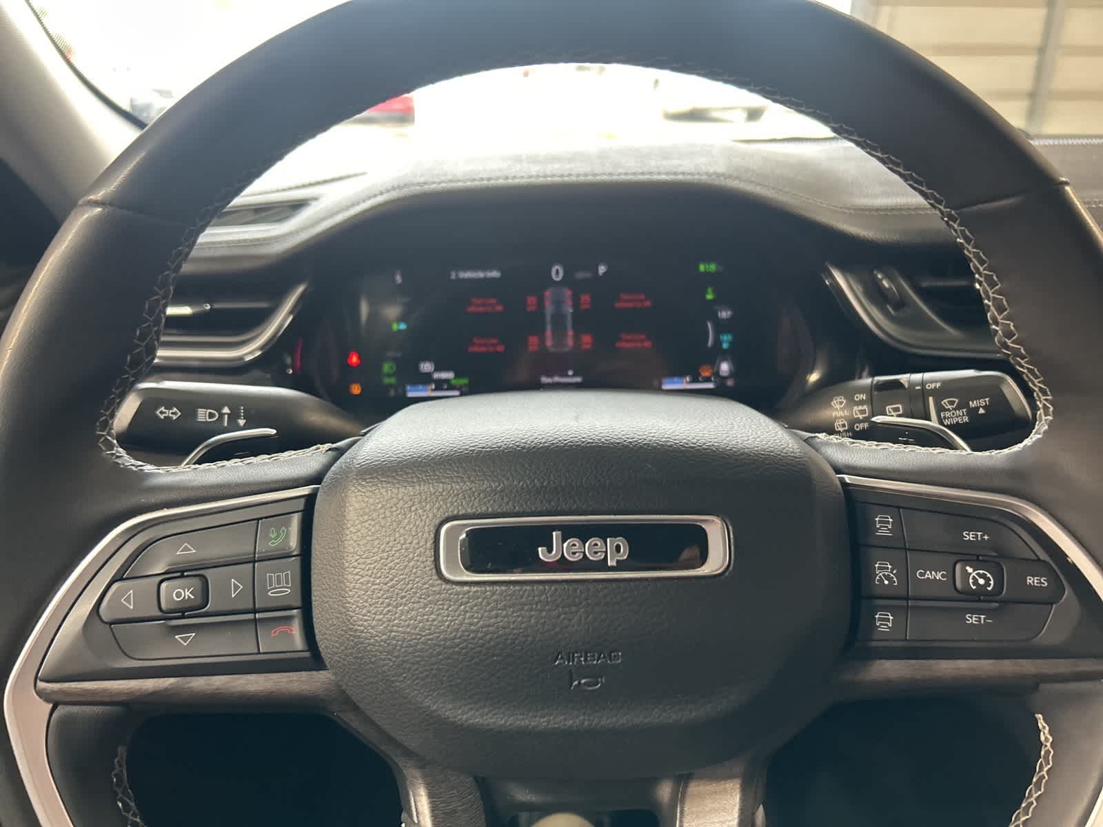 Thumbnail: 2024 Jeep Grand Cherokee - 30