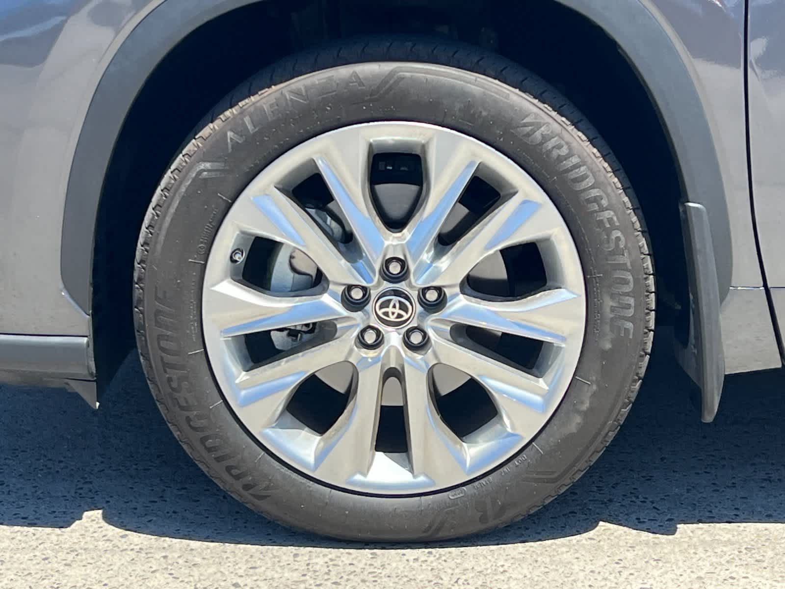 Thumbnail: 2024 Toyota Highlander - 26