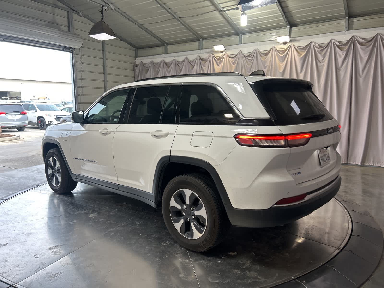 Thumbnail: 2024 Jeep Grand Cherokee - 14