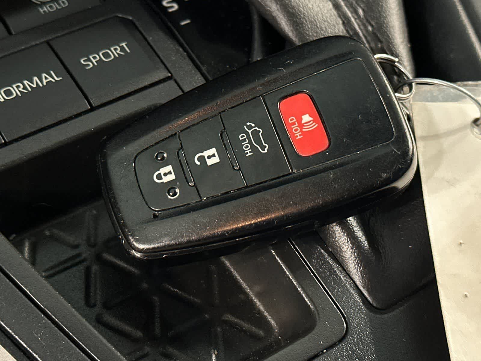 Thumbnail: 2020 Toyota RAV4 - 32