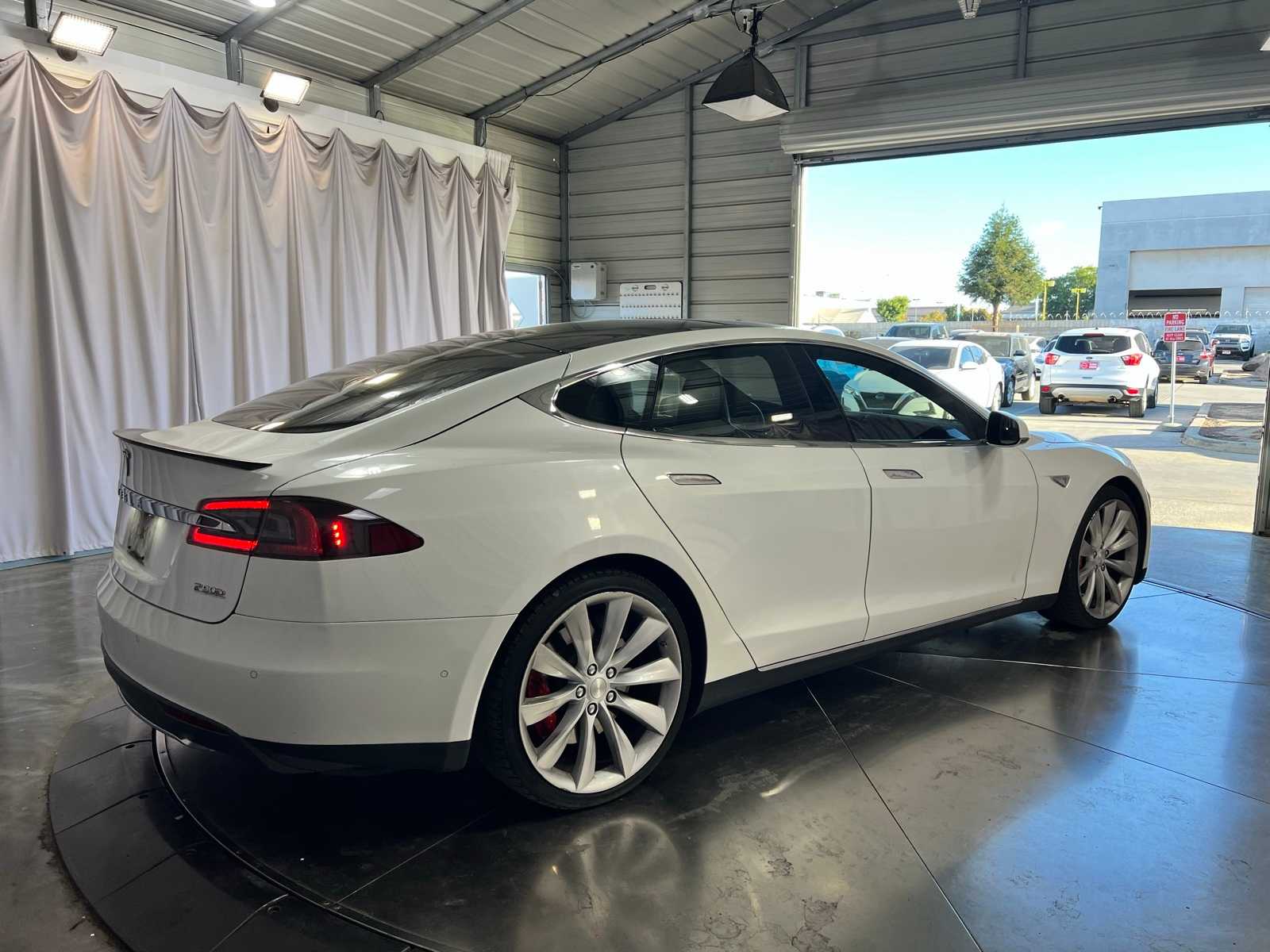 Thumbnail: 2015 Tesla Model S - 7