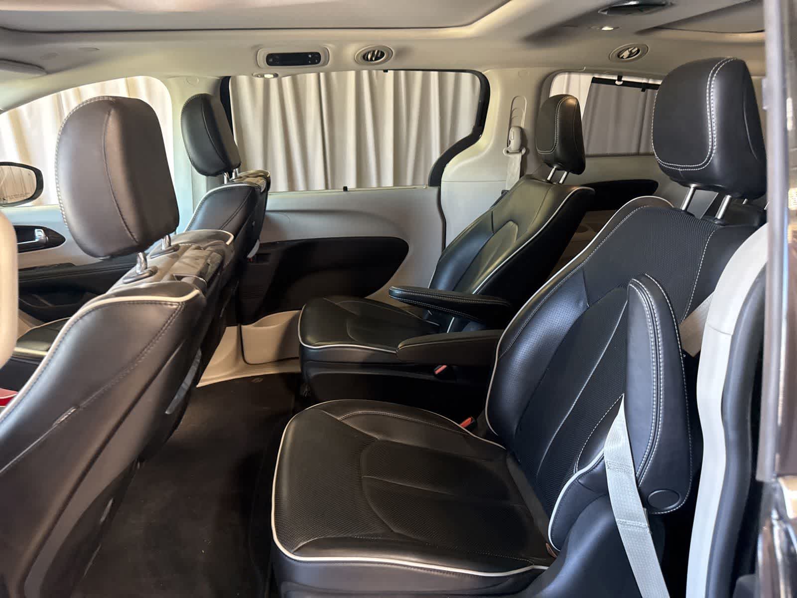 Thumbnail: 2021 Chrysler Pacifica - 12